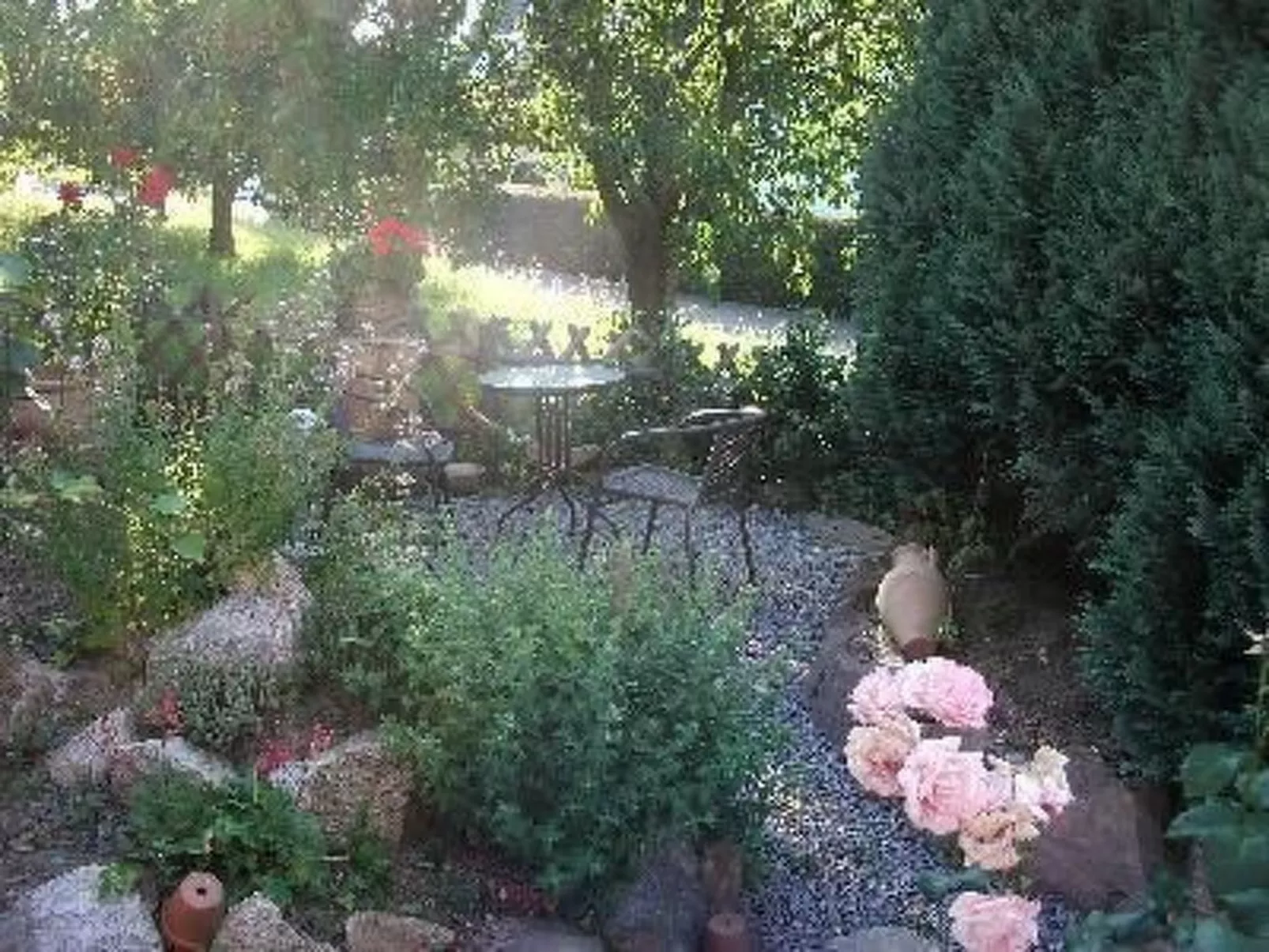 Im Haus Hurst im goldenen Weindorf-Buiten