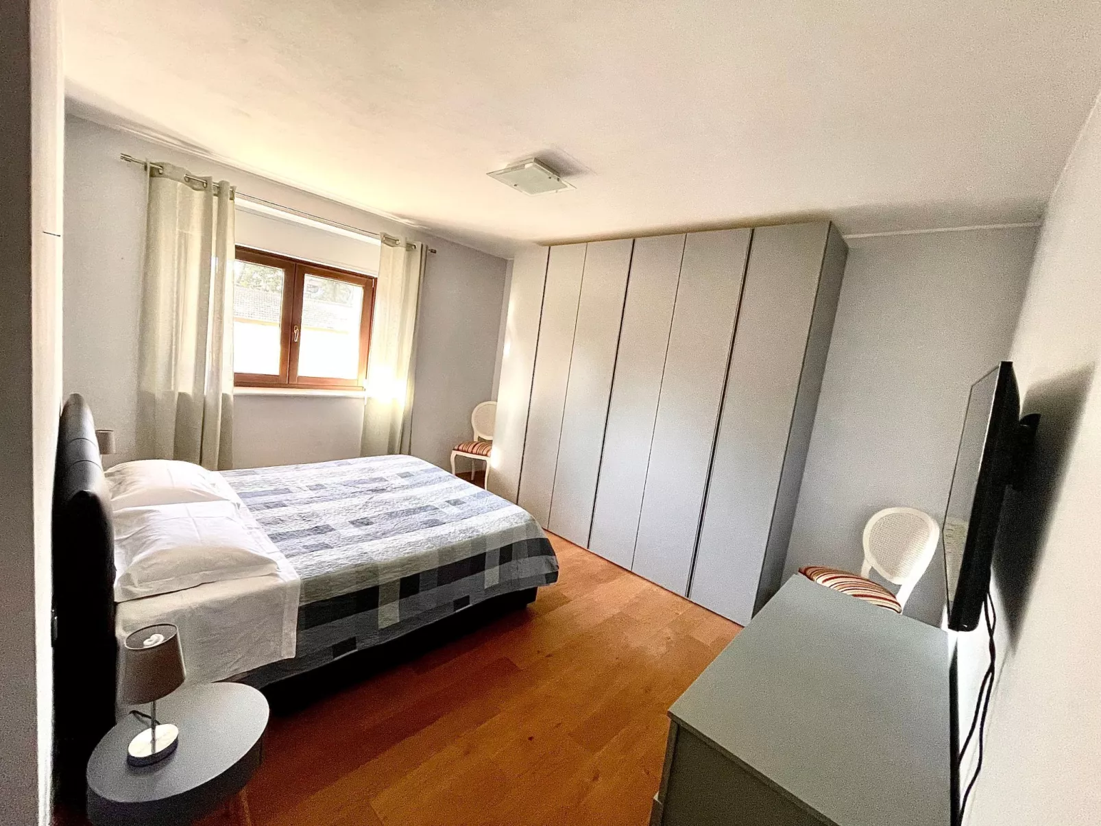 GROSSE LUXUSWOHNUNG-Binnen