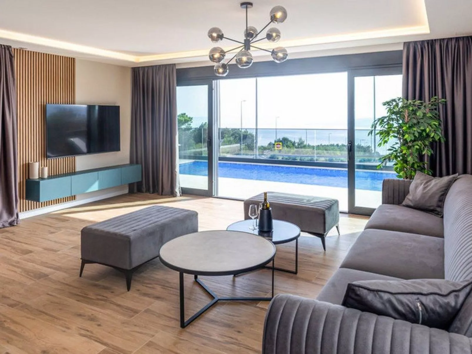 Villa Mario-Image-tags.info