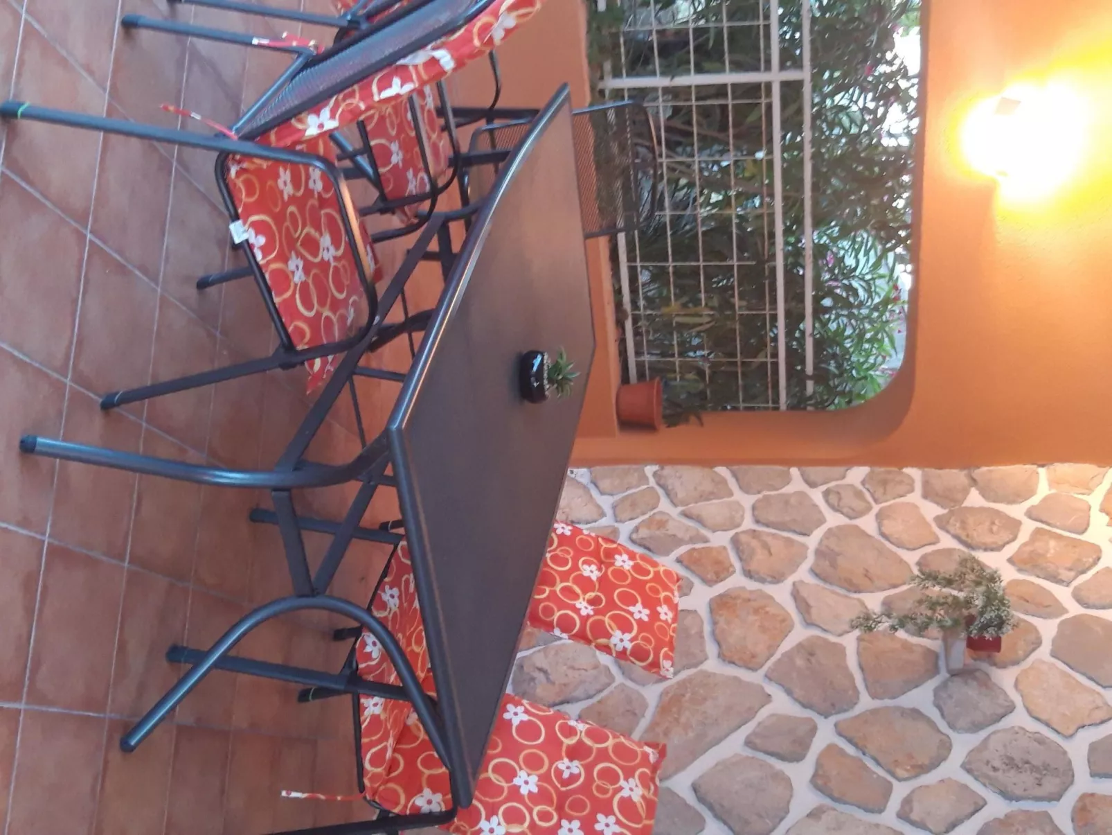 Mit Blick auf das Wasser-Buiten