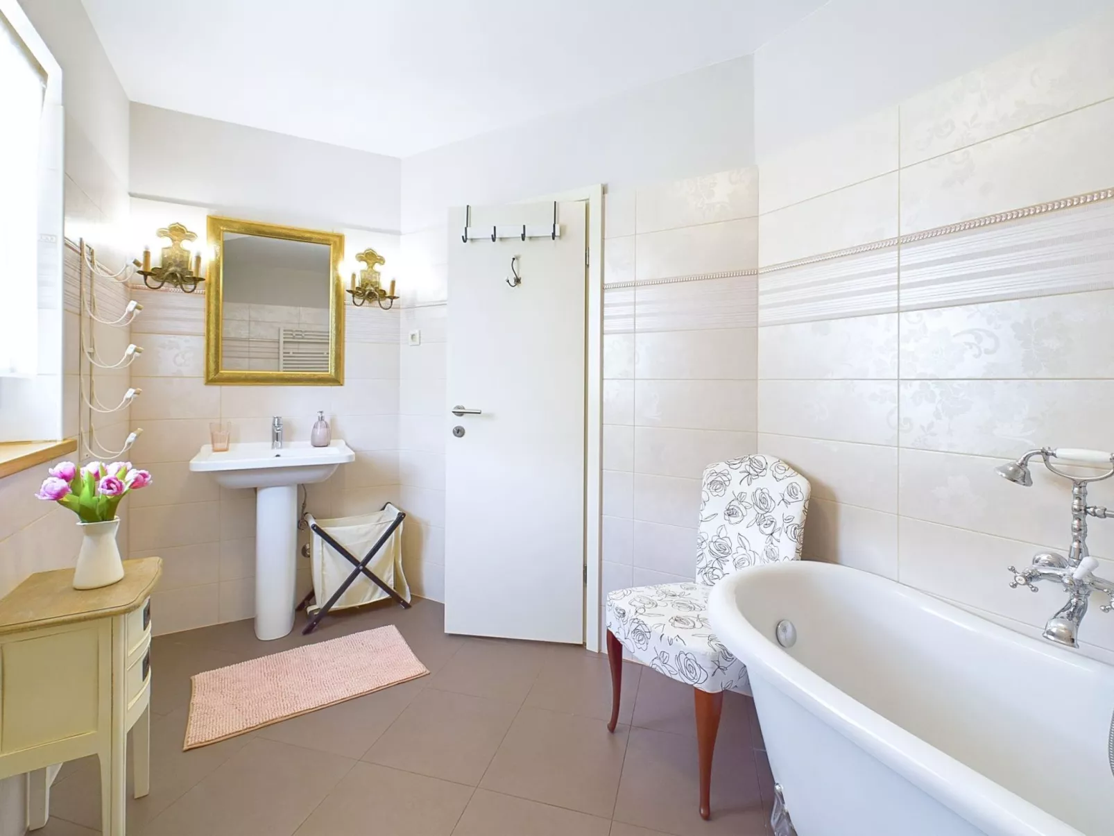 Luxuriöse Villa mit Schwimmbad und großem Garten-Binnen