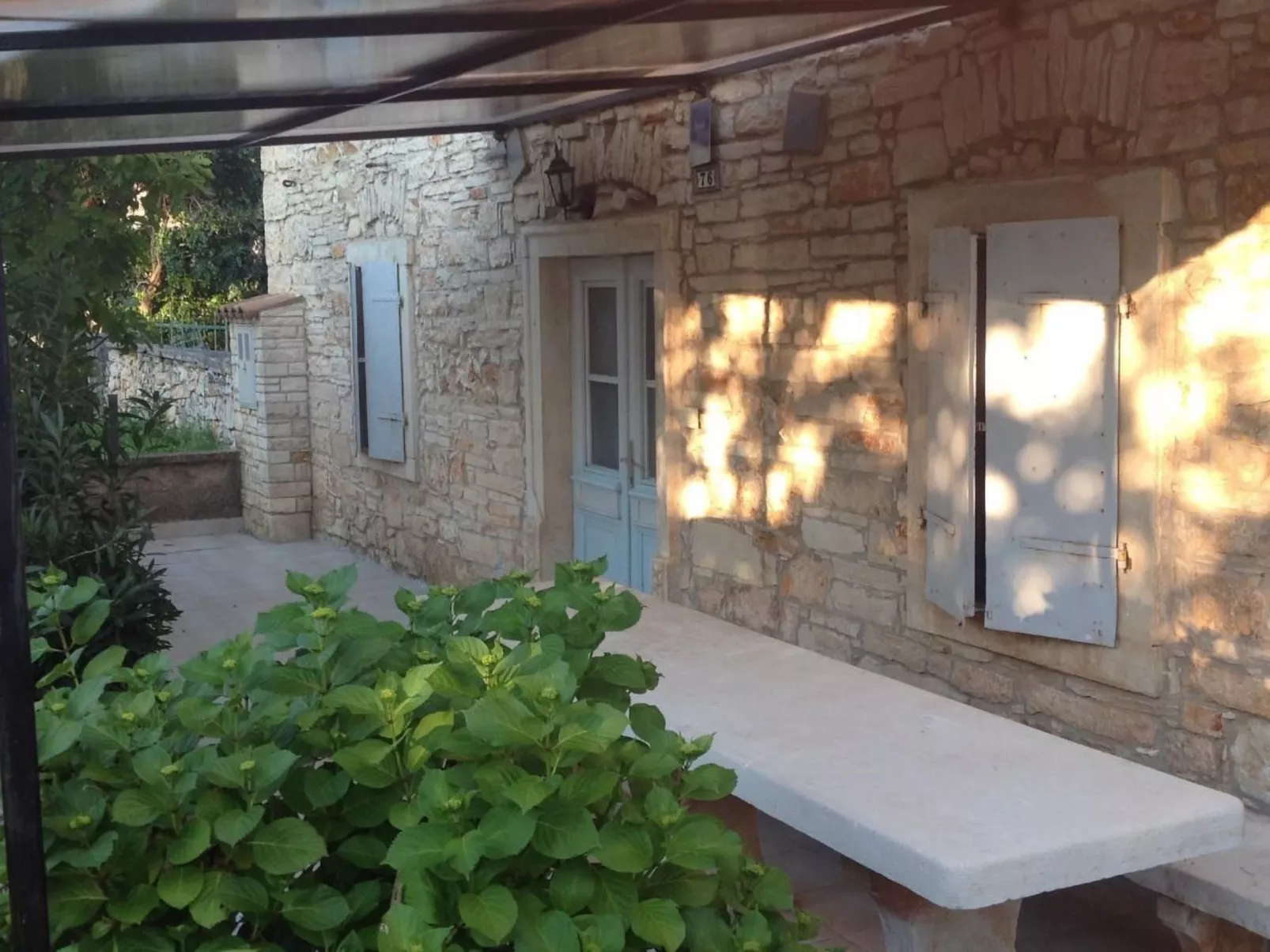 "Eti and Mia" mit Pool-Buiten