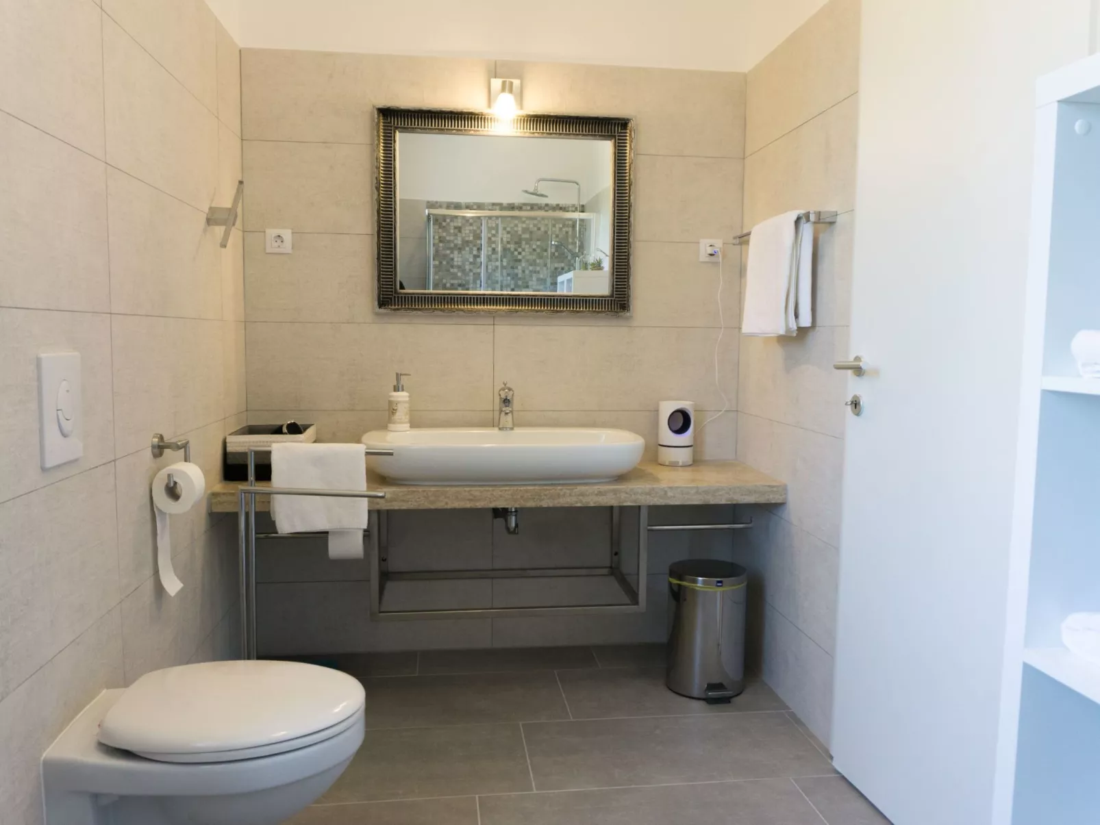 Nettes Ferienhaus in Smoljanci mit Privatem Pool-Binnen