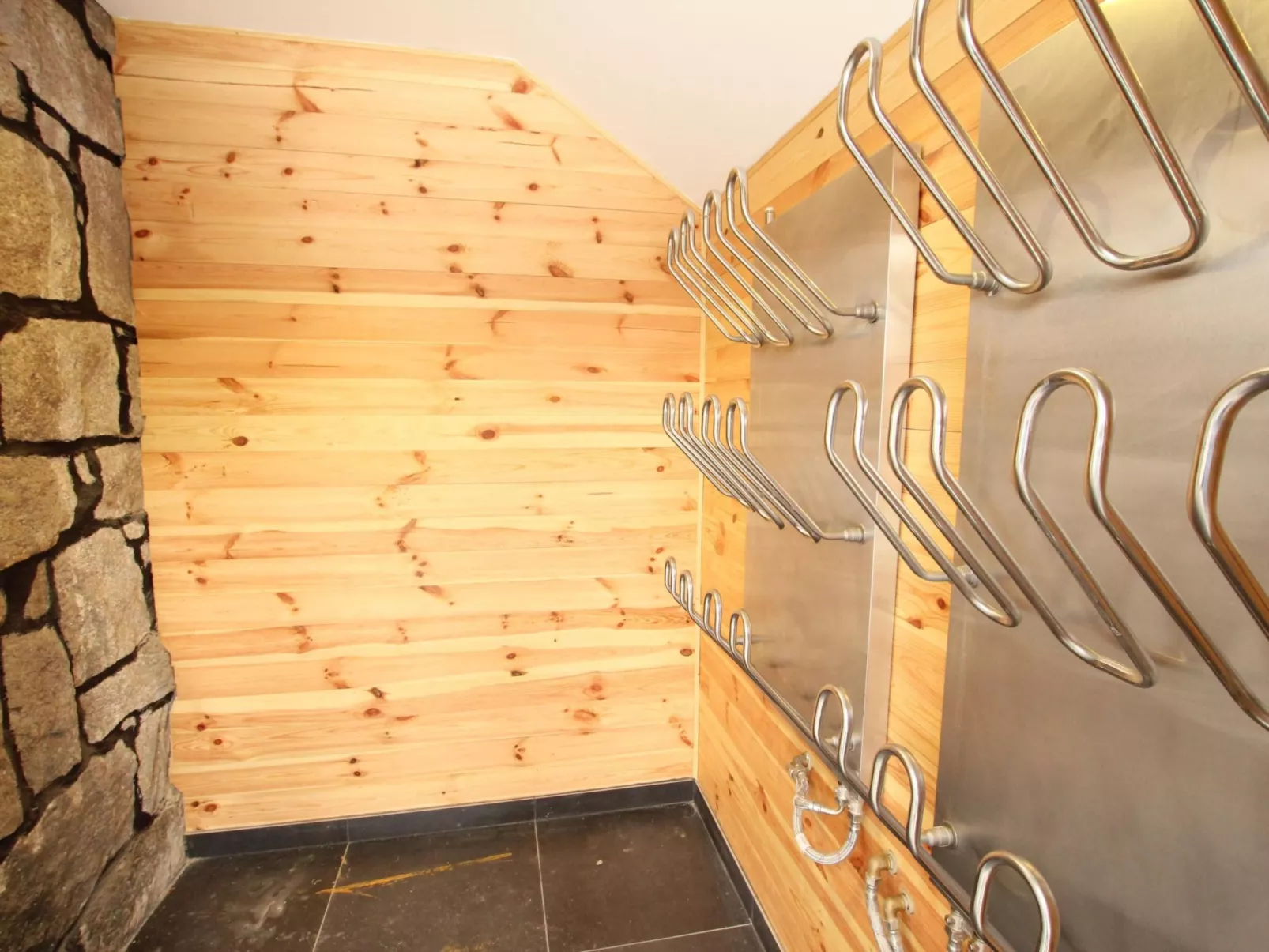 Landhaus mit gemeinschaftlichem Pool-Image-tags.info