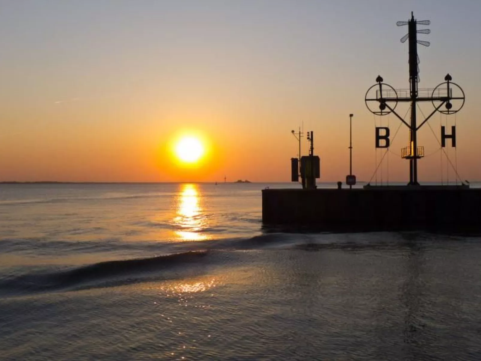 Zentrale Wohnung mit Klavier, Kunst und Design-Buiten