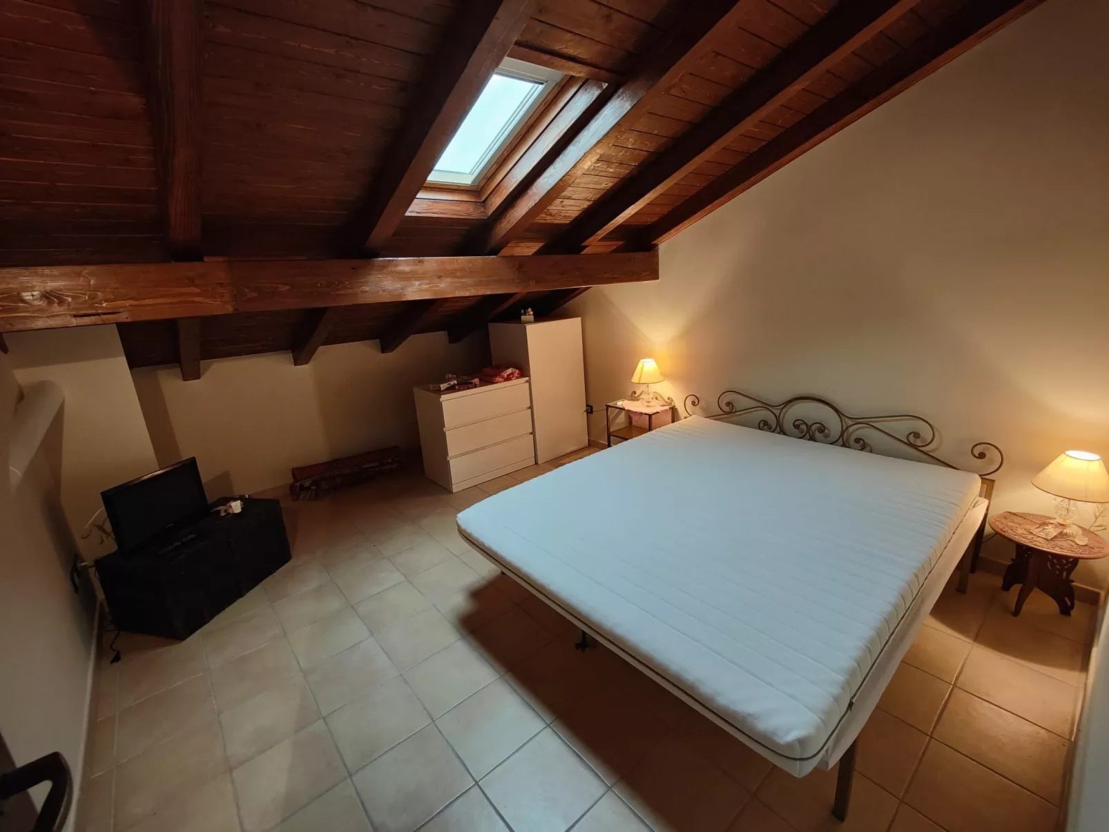 Mansardische Kommode-Binnen