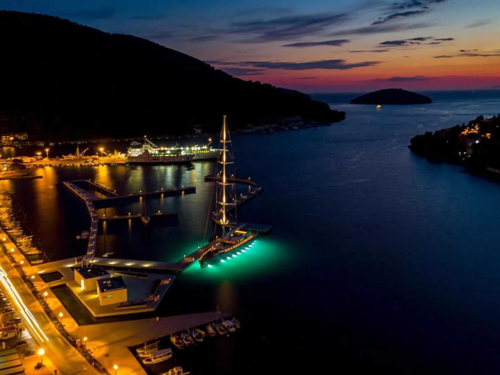 "vila Belveder" mit Infinity-Pool-Buiten