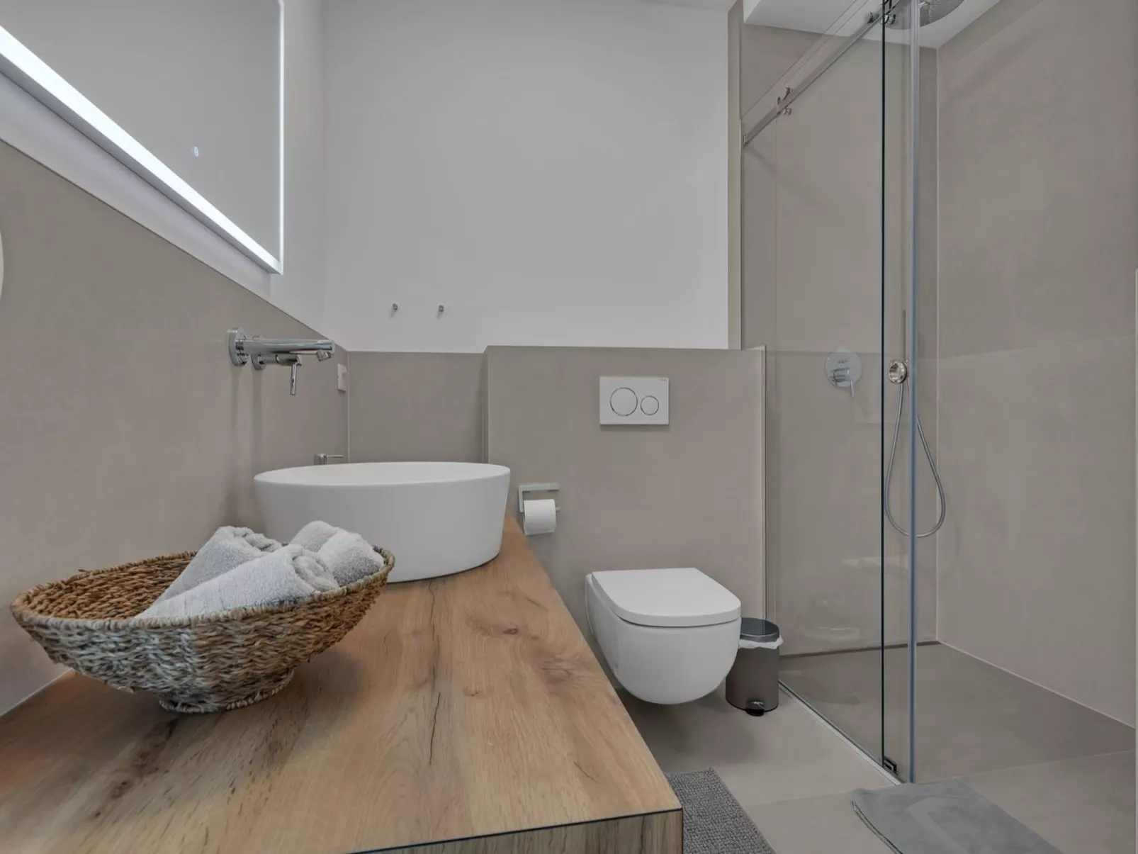 Apartman DeLux with private pool-Binnen