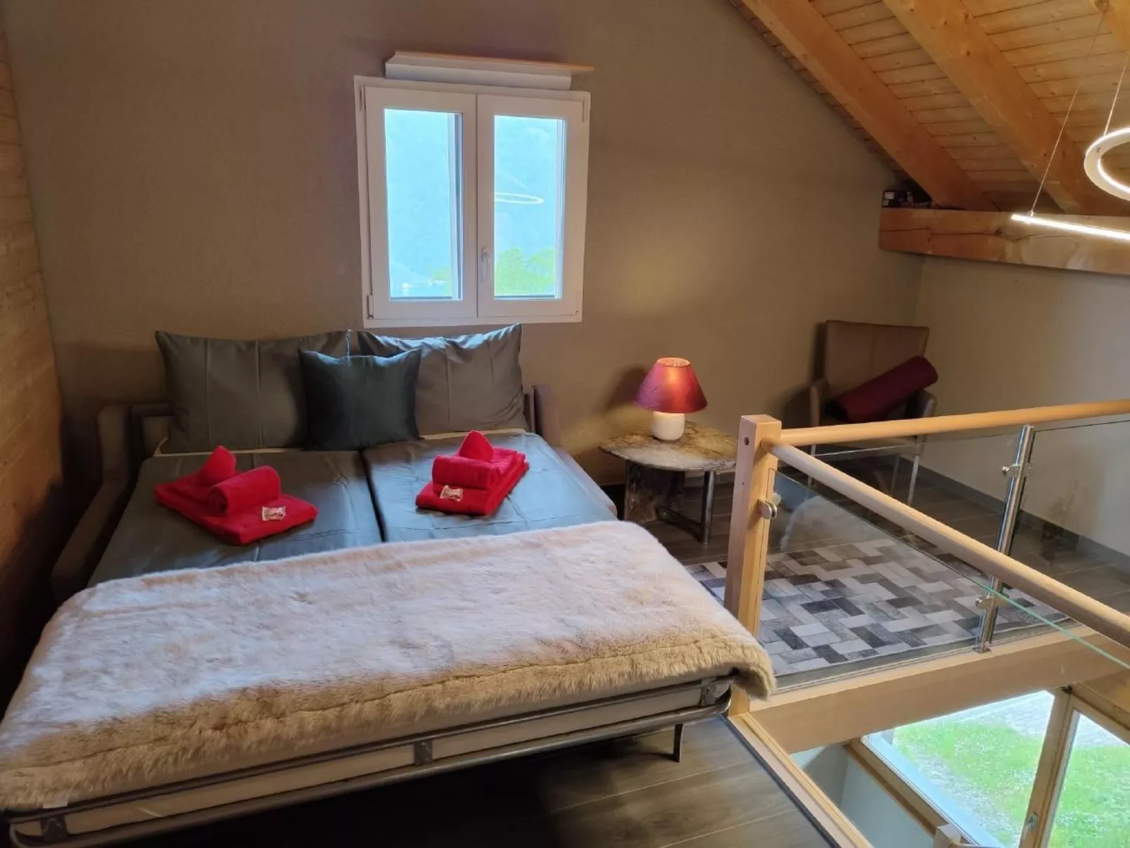 Villa Seelisberg mit Jacuzzi und Panoramablick-Binnen