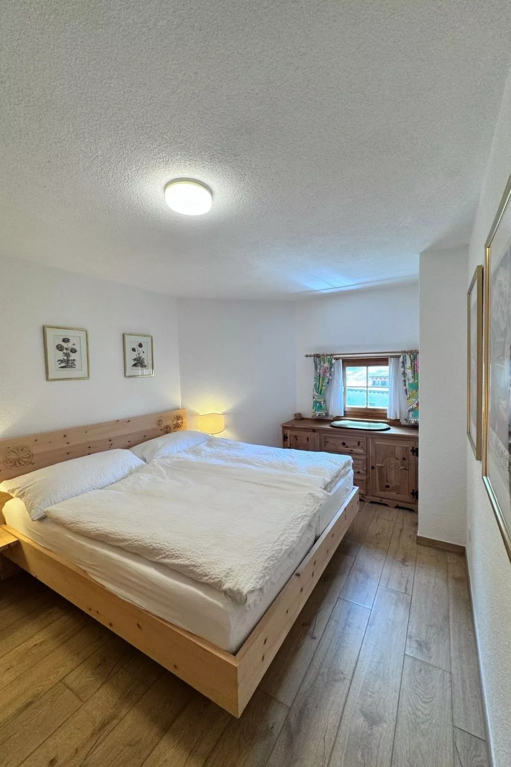 Chesa Blais, 2. OG-Image-tags.info