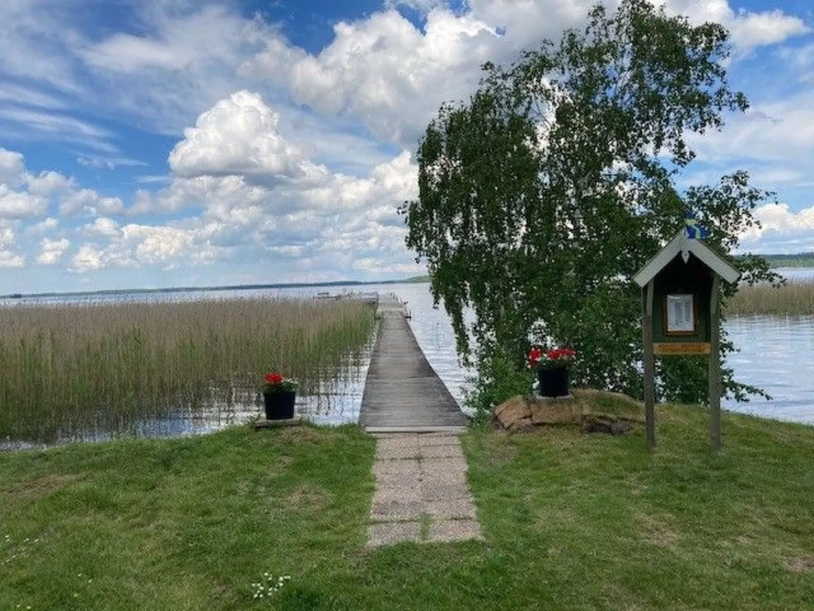 In Tibro mit Kleinem Garten-Buiten