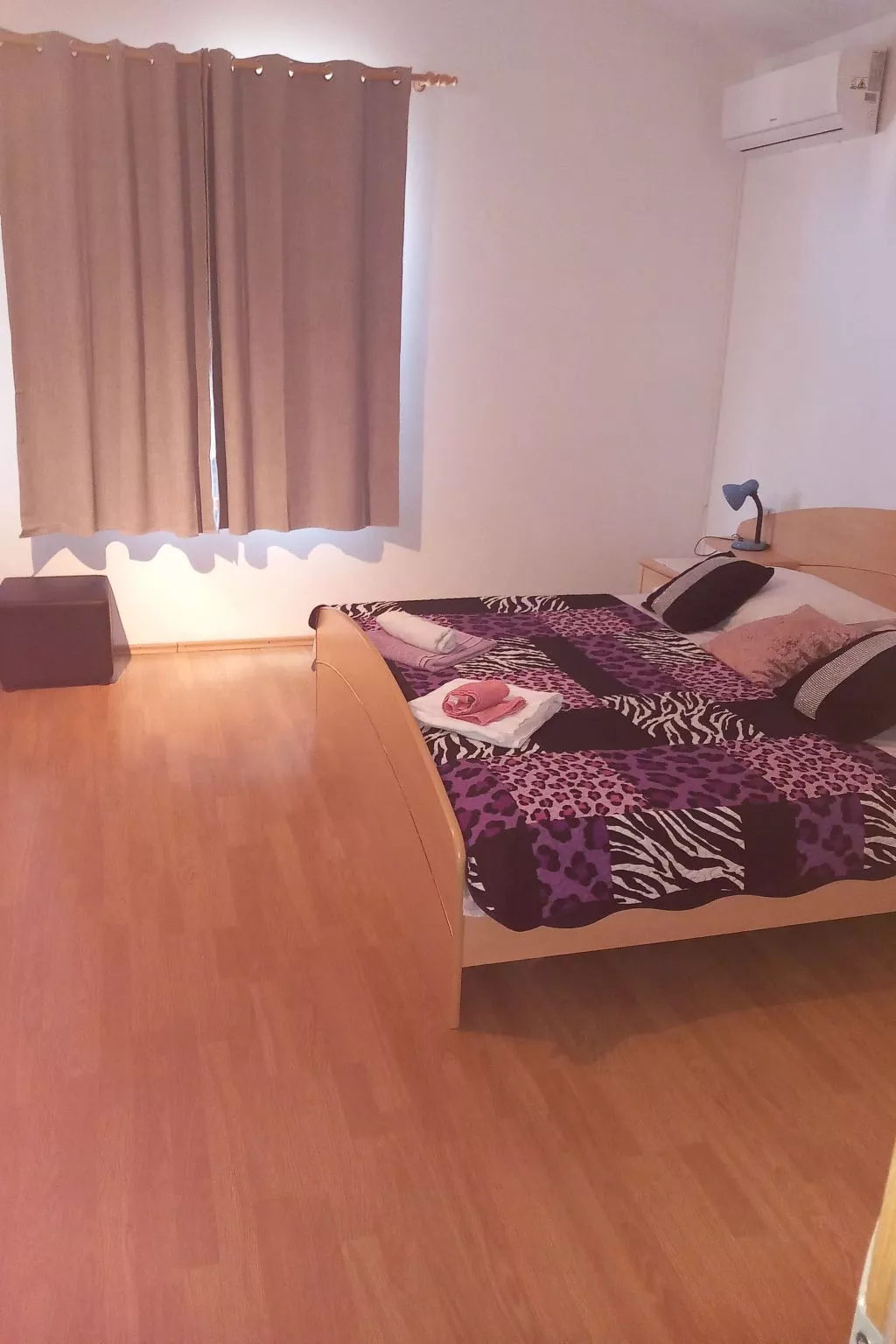 "Apartment Mate 3"-Binnen