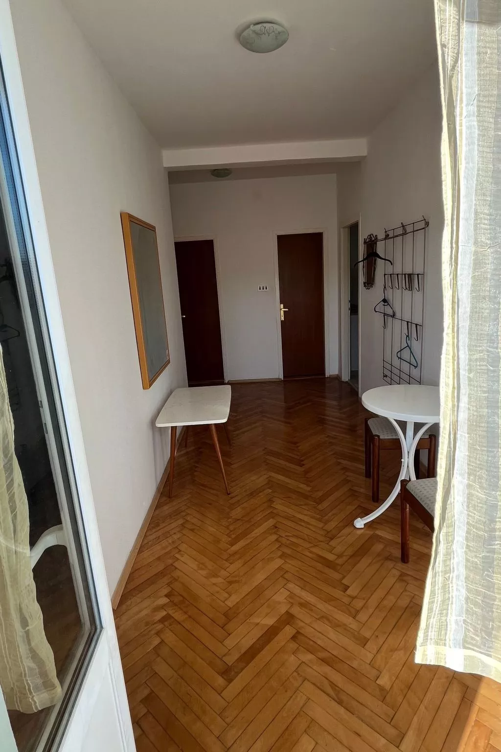 Für sechs Personen-Binnen