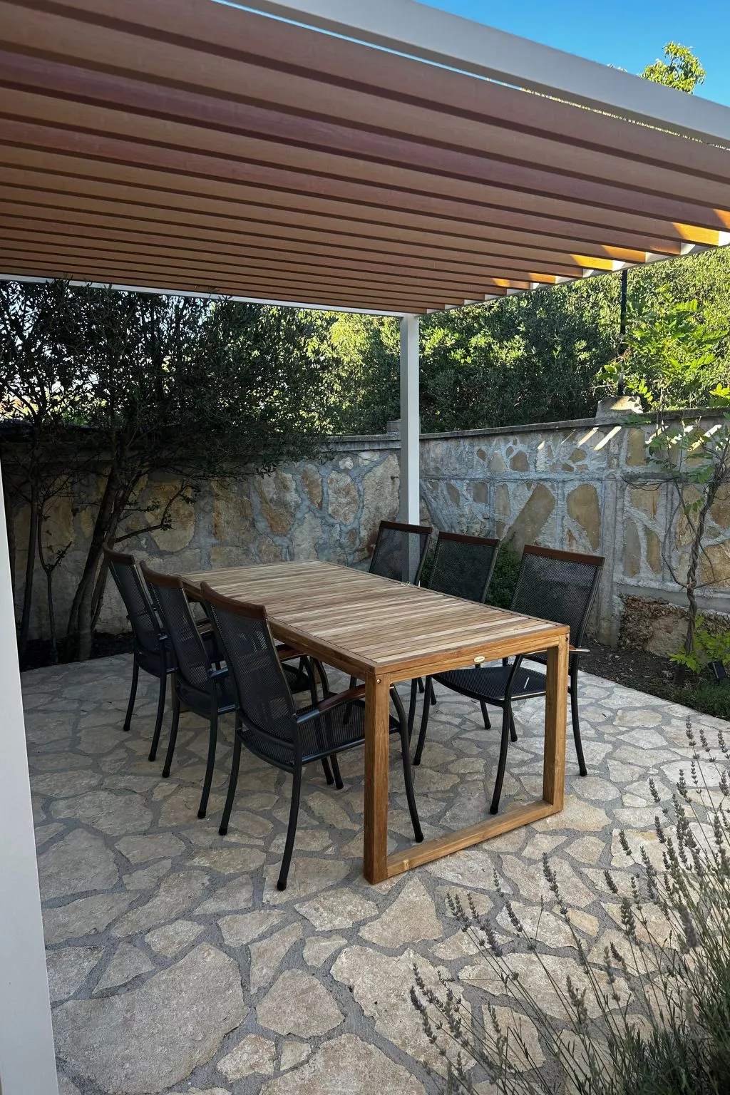 Großes Ferienhaus zur alleinigen Nutzung mit Pool-Buiten