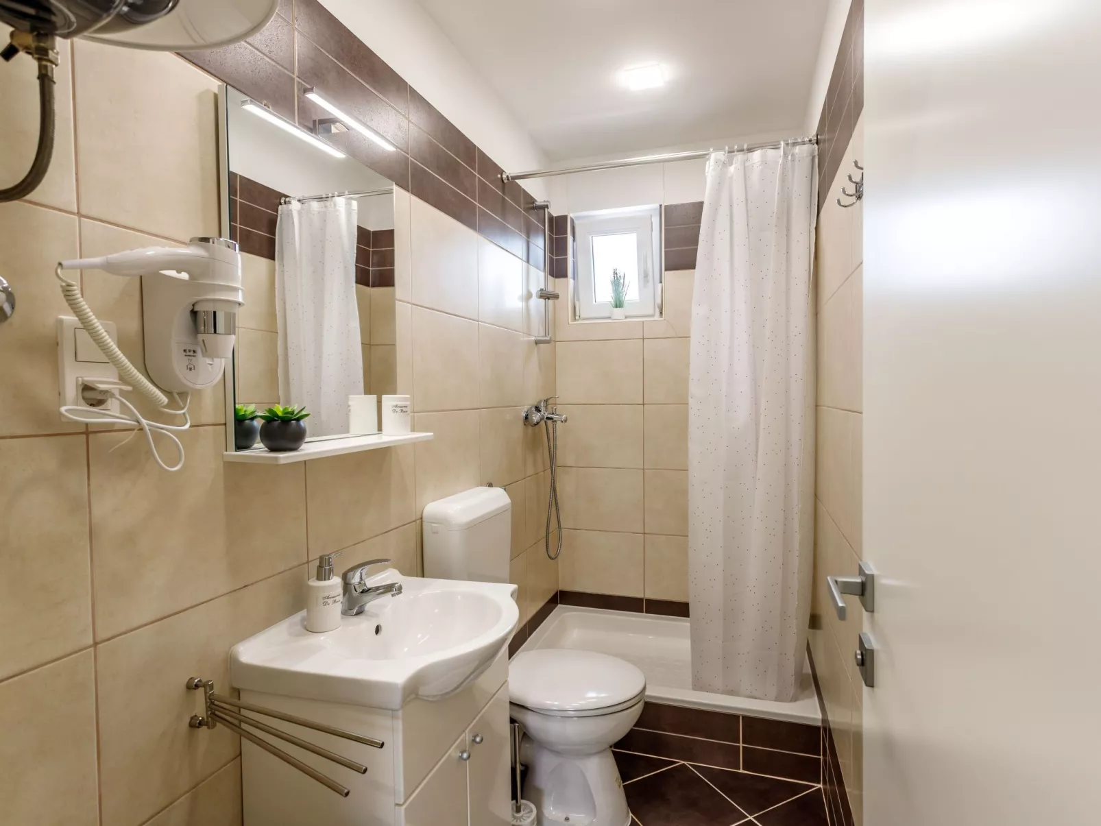 "Villa Tango2" mit Blick auf das Wasser-Binnen