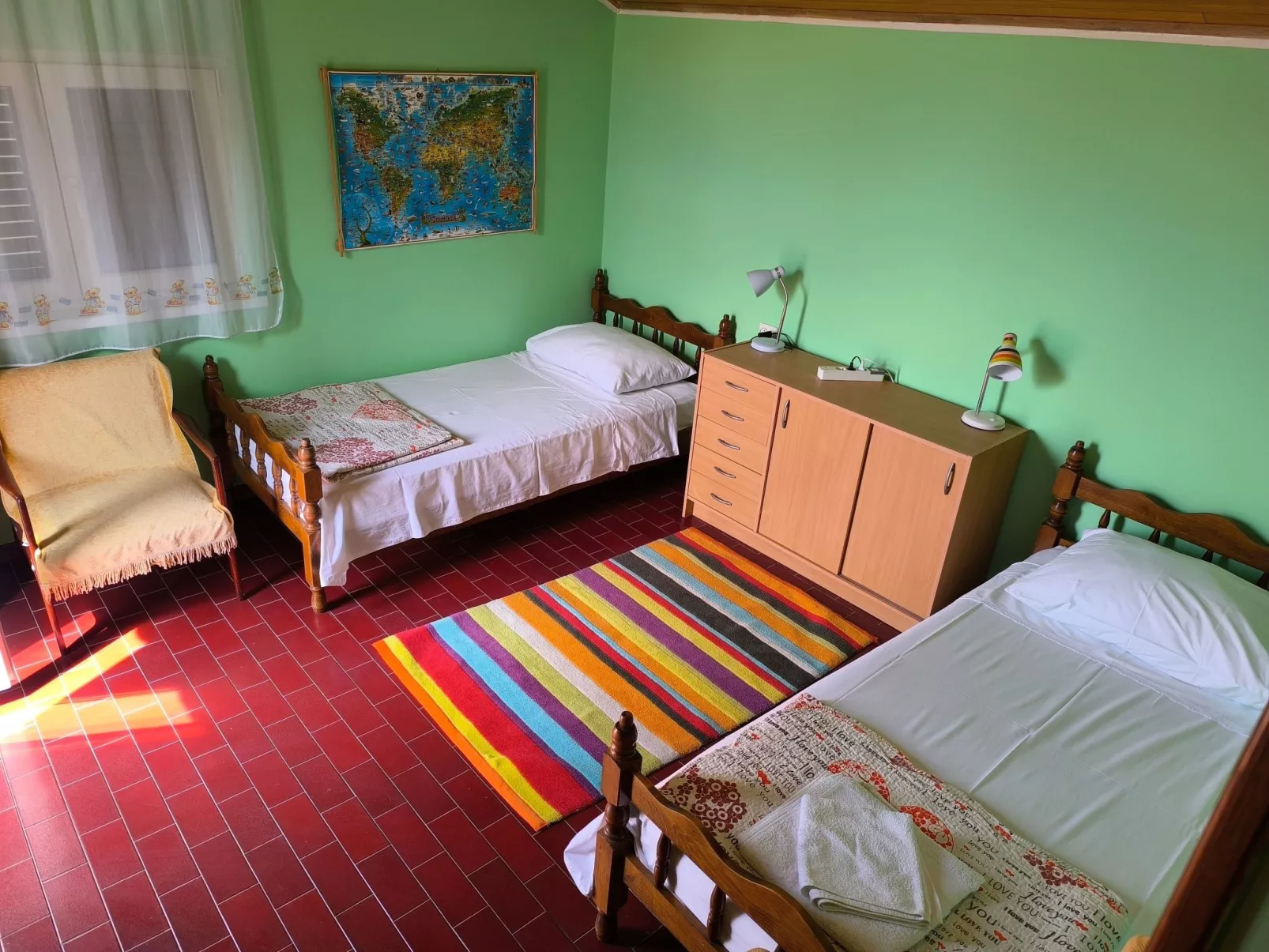 Für 3 Personen  + 1 Kind ca. 68 m&sup2; in Žaboric, Dalmatien (Gespanschaft Sib-Binnen