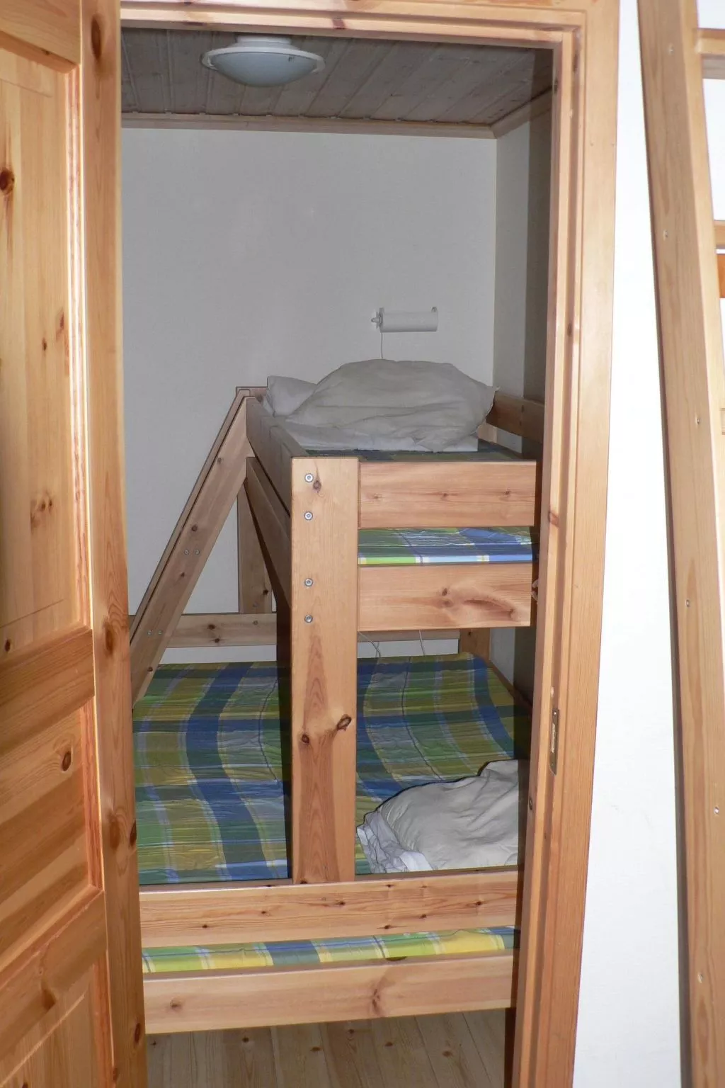 Holzhaus mit überdachter Terrasse-Image-tags.info