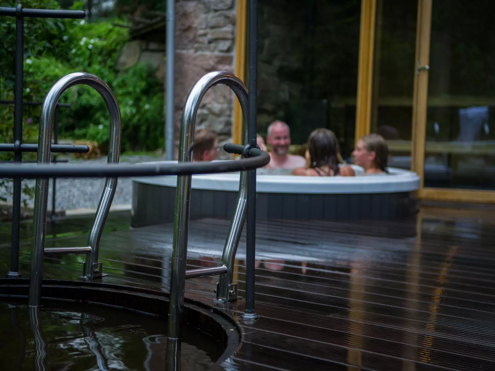 Direkt am See gelegen-Buiten