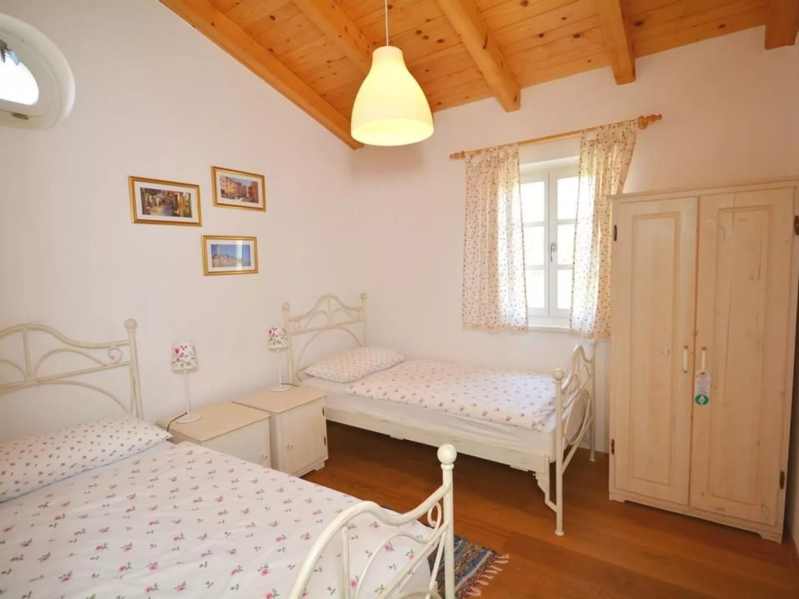 Großzügiges Ferienhaus mit Pool und Sonnenterrasse-Image-tags.info