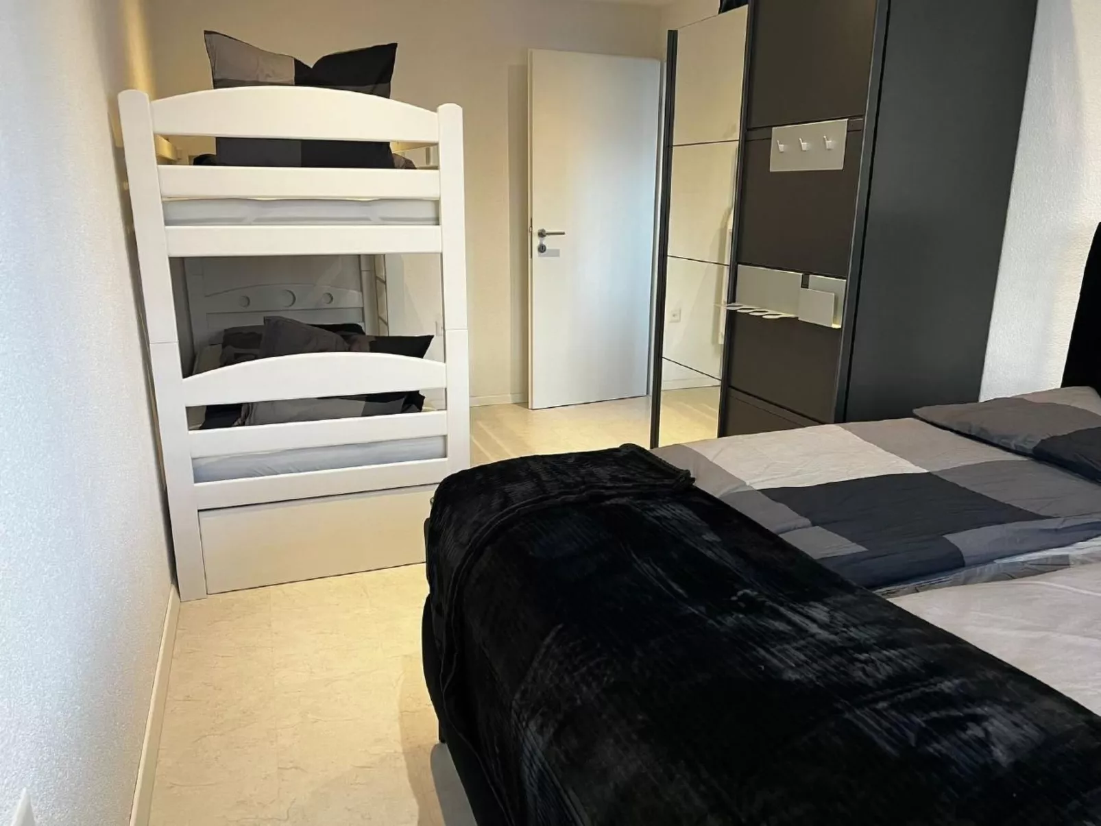 Mit eigener Terrasse-Binnen