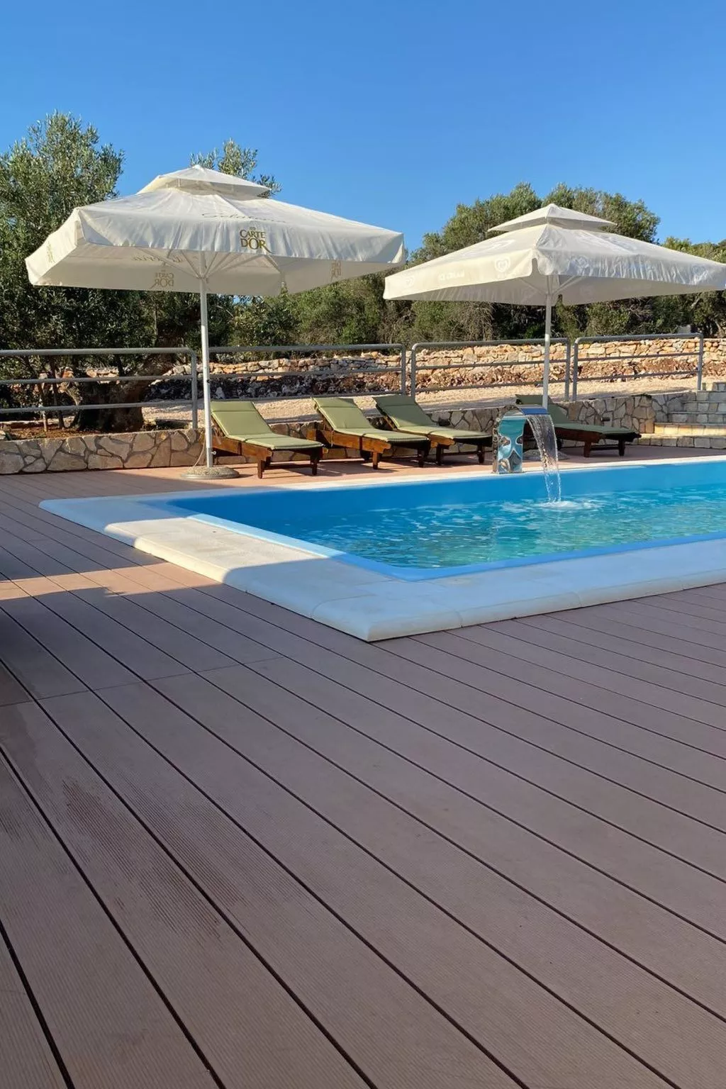 Strandhaus Hela - Ferienanlage Bain, Žut - Kornati-Buiten