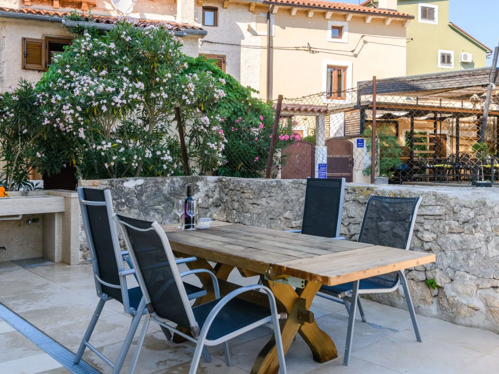 MA Premantura Luxusappartement Nr. 1 mit Terrasse und Parkplatz für 2+2 Persone-Image-tags.info