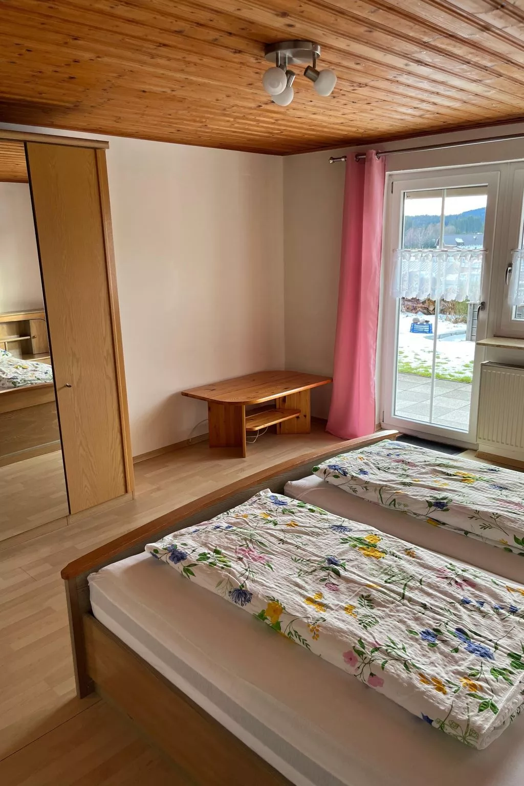 In Ludwigsreut mit Grill und Garten-Image-tags.info