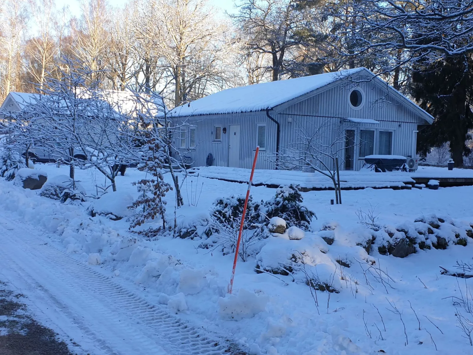 Mit Terrasse, Grill und Garten-Buiten