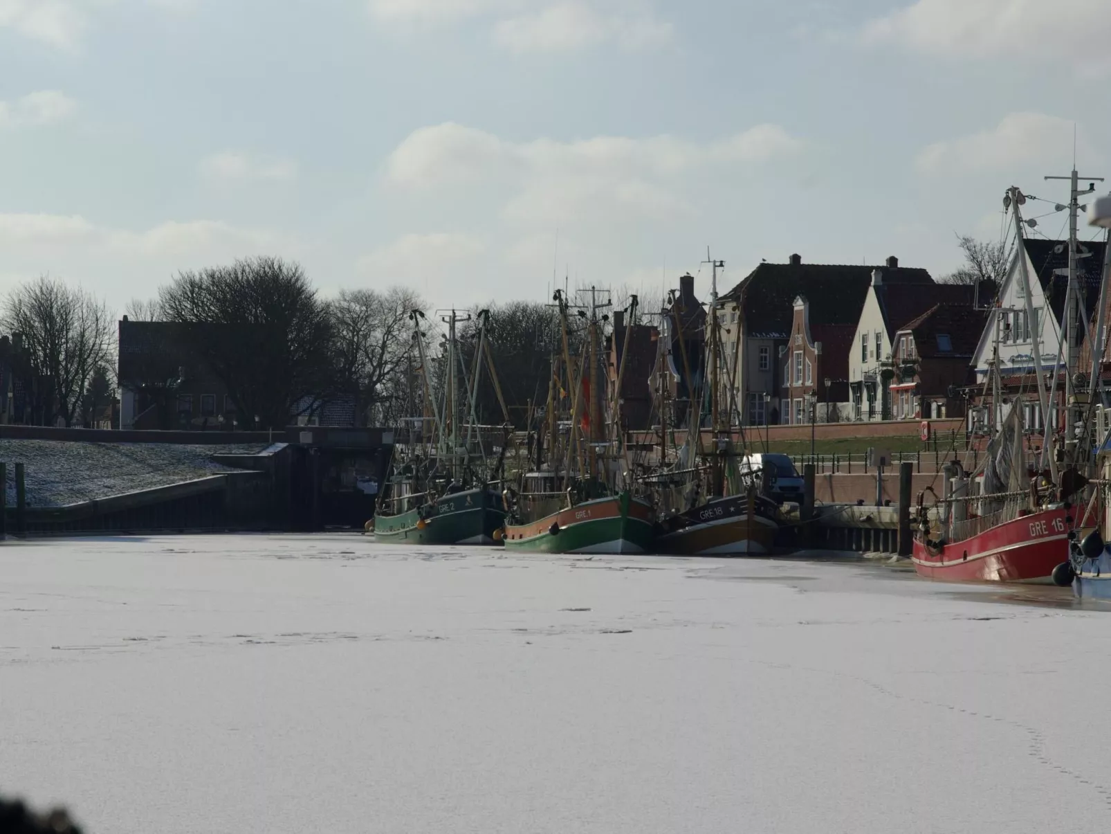 In Grimersum mit Schöner Terrasse-Buiten