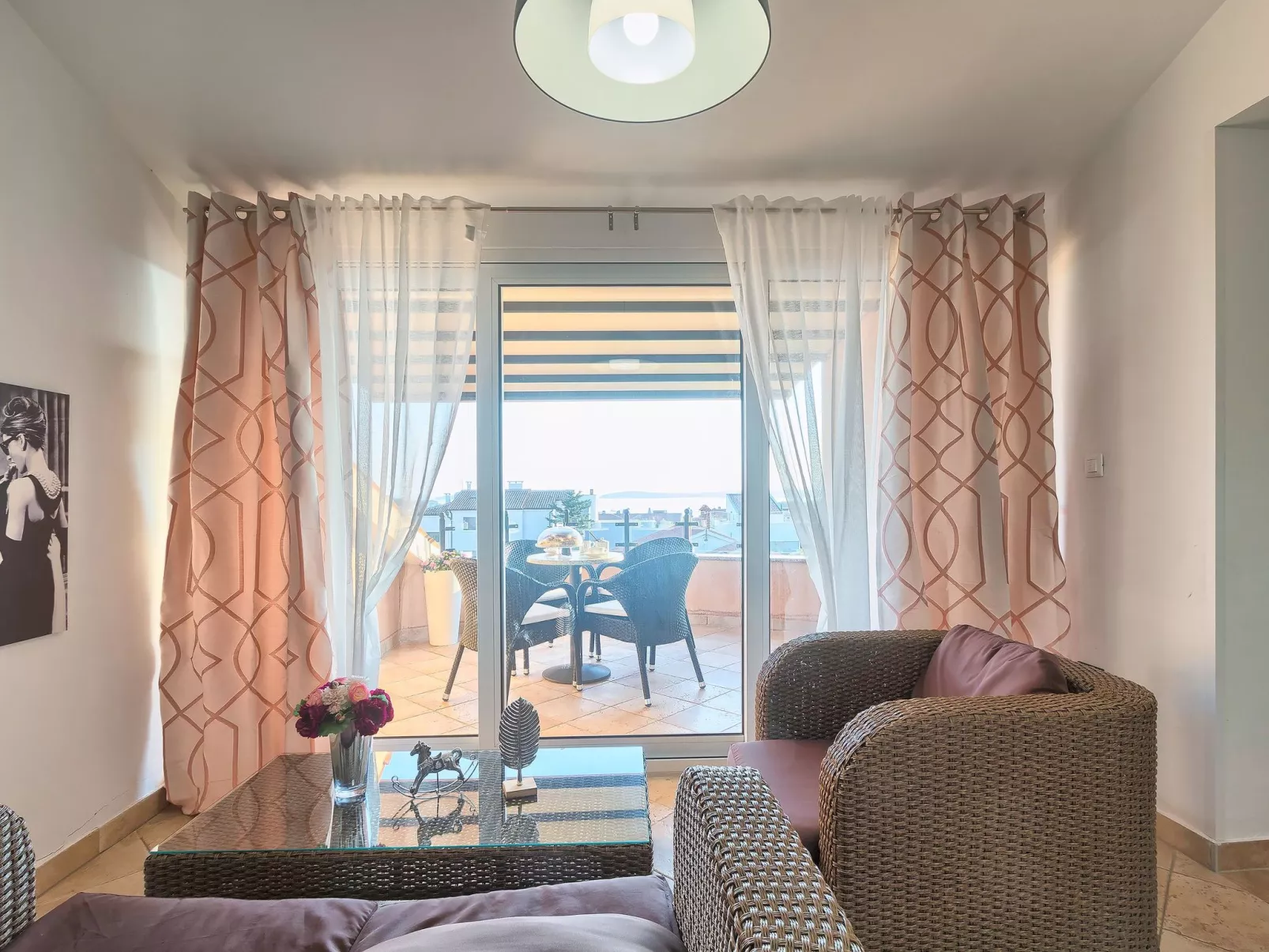 Geräumige Ferienwohnung für vier Personen mit Balkon und Meerblick-Binnen