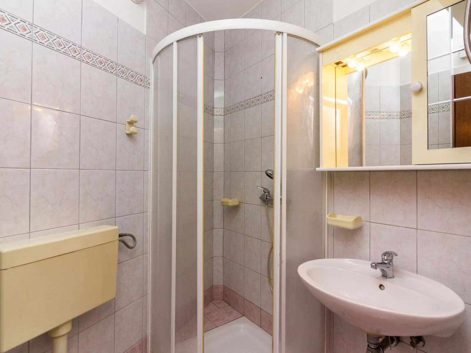 Wohnung in Fažana mit Grill, Garten und Terrasse-Image-tags.info