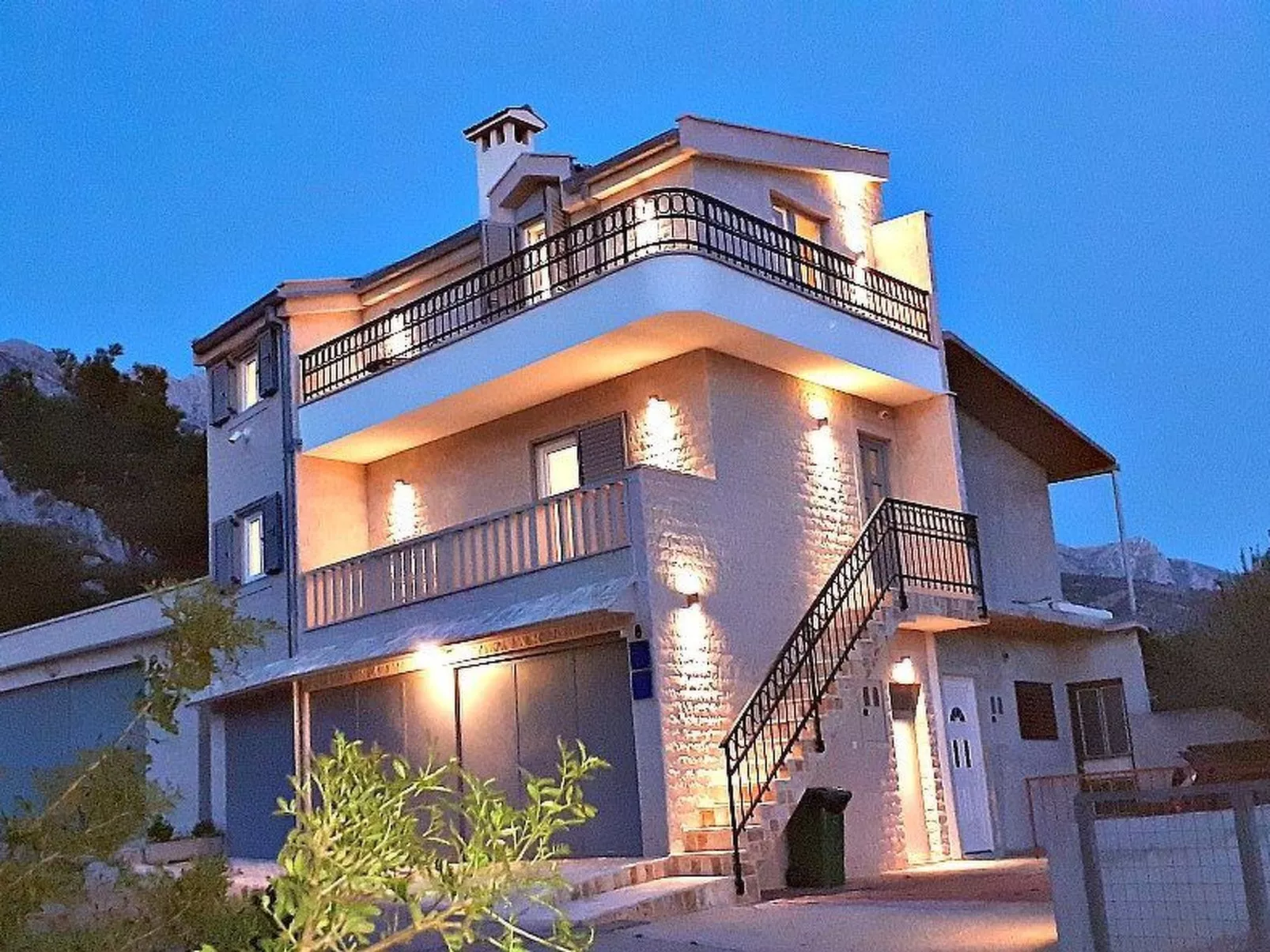 In Baška Voda-Buiten