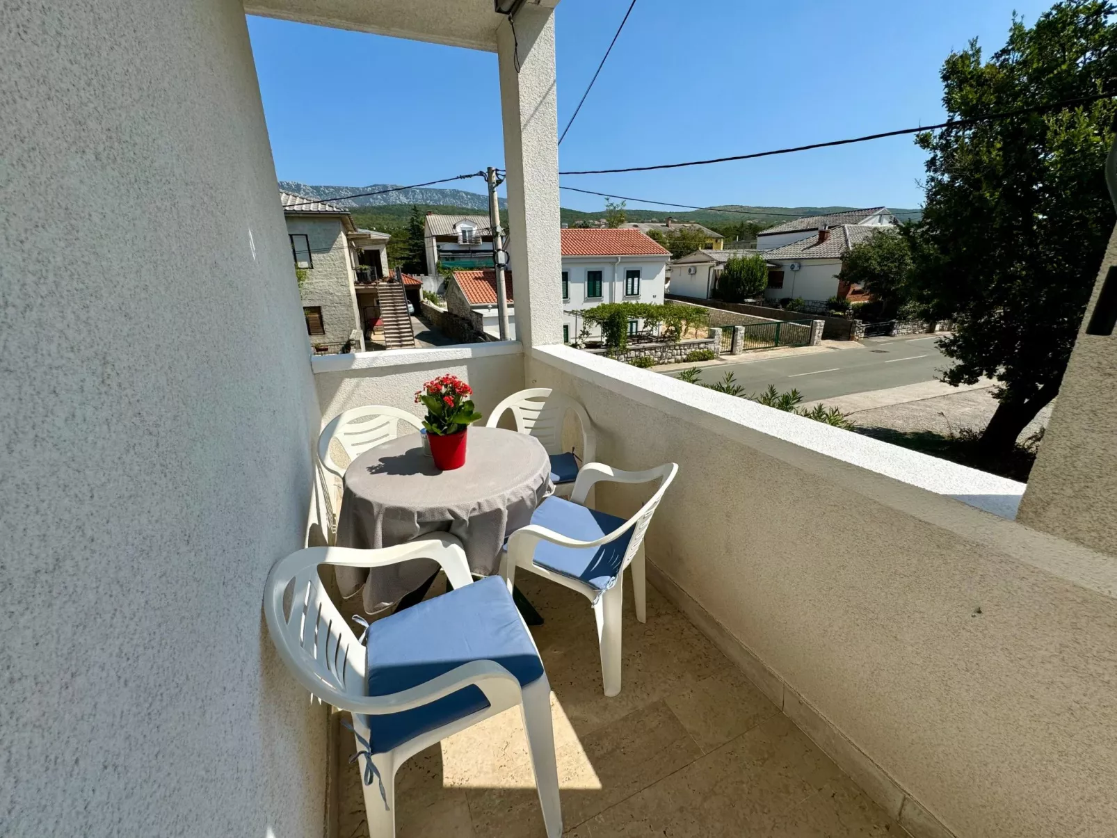 Schöne Ferienwohnung in Jadranovo mit Grill, Terrasse und Garten-Image-tags.info