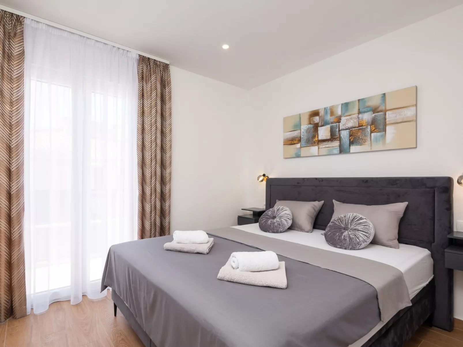 Supreme Penthouse-Image-tags.info