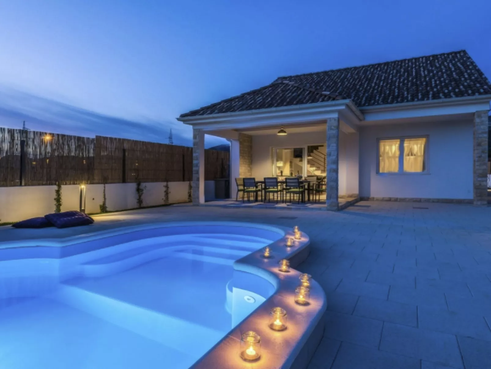 Villa Juhuhu in Dubrava kod Sibenik-Buiten