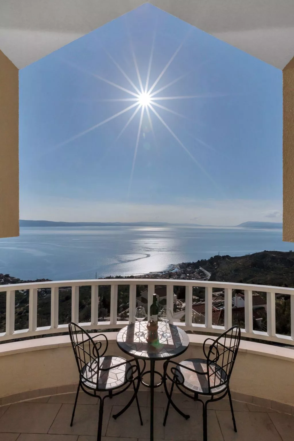 Villa "Lilly" mit Infinity-Pool-Buiten