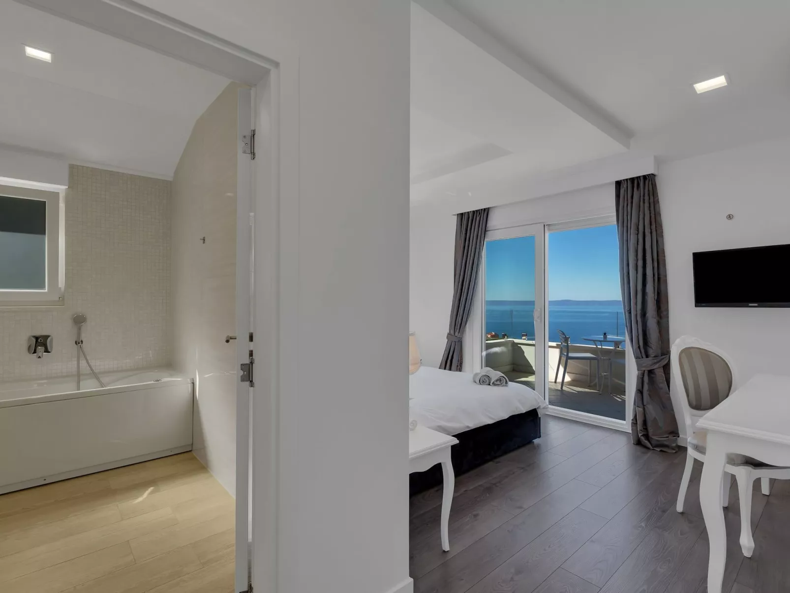 Mit Privatpool für 8 Personen  + 2 Kinder ca. 450 m&sup2; in Bast, Dalmatien (G-Image-tags.info