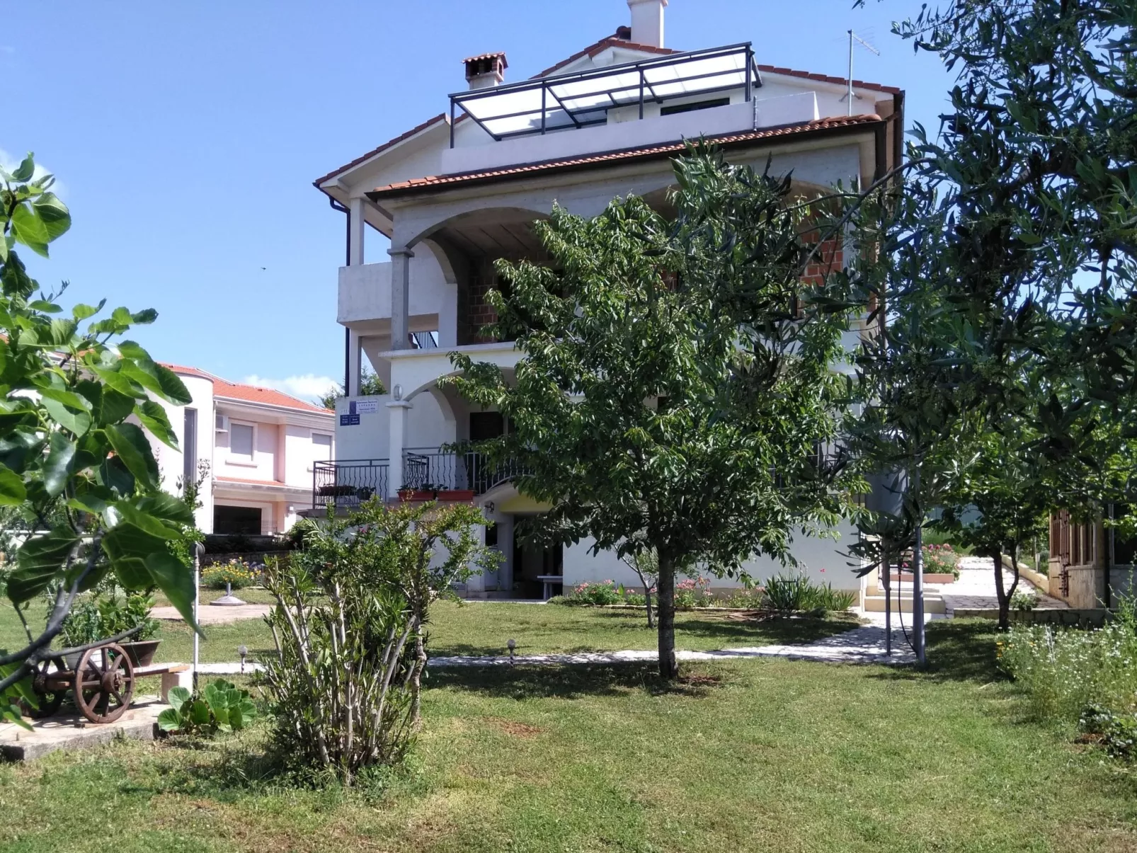 Anwesen "Krasno" mit Terrasse-Binnen