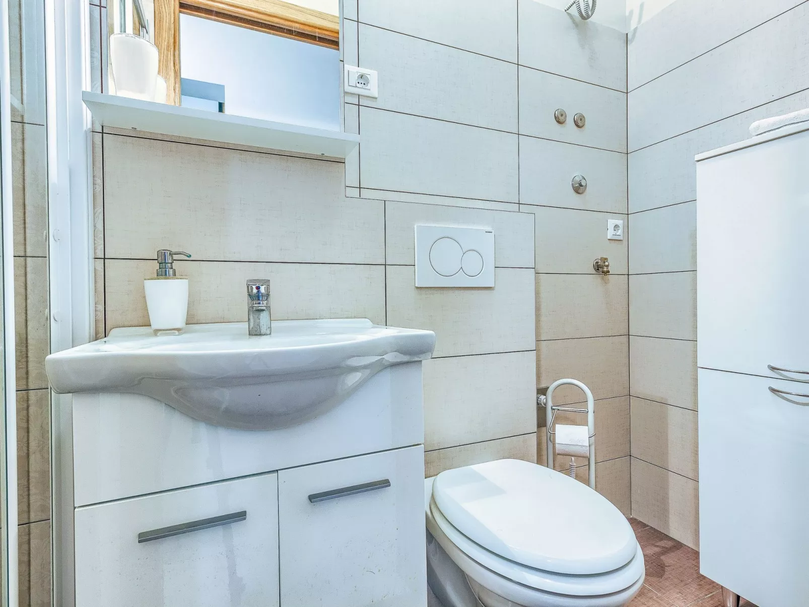 "Villa Rock" mit Blick auf das Wasser-Binnen