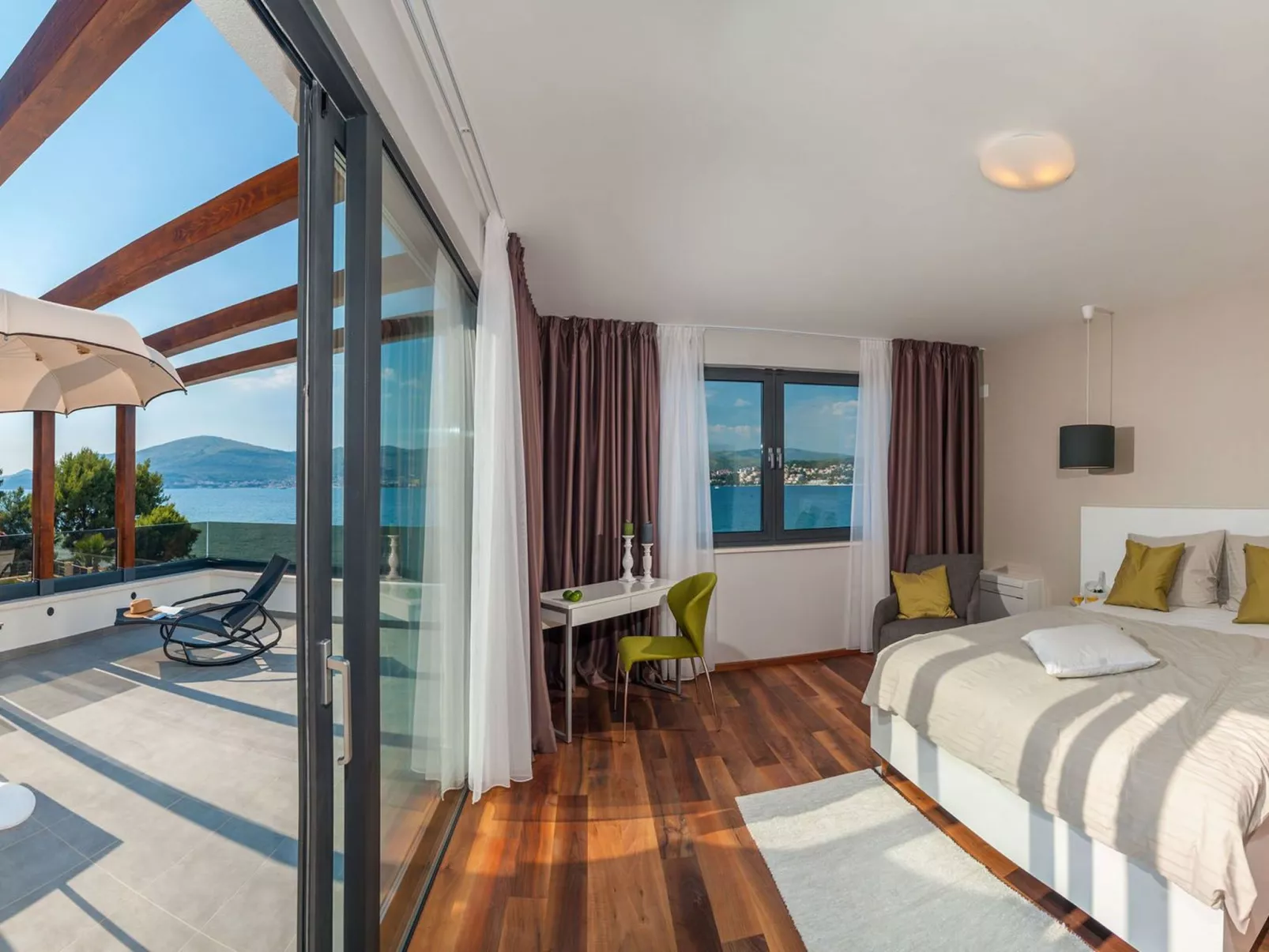 Luxuriöse Villa Rose am Strand mit Pool-Binnen