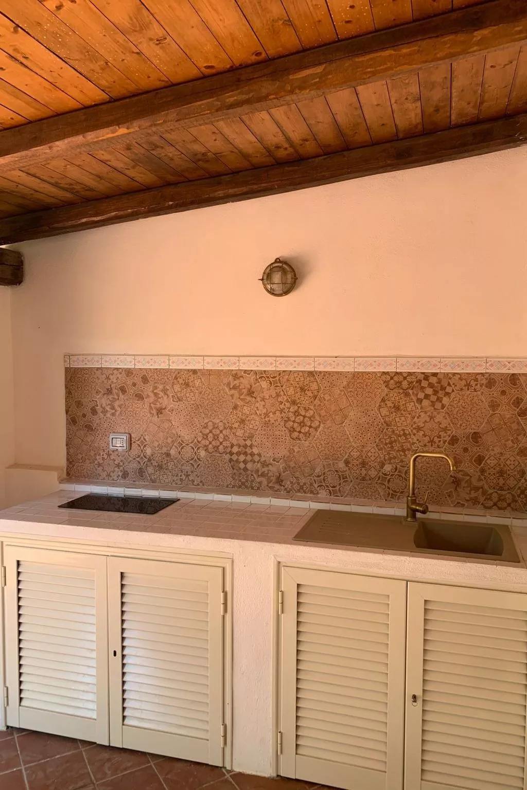 Haus Ulysses in der Nähe des Meeres-Buiten