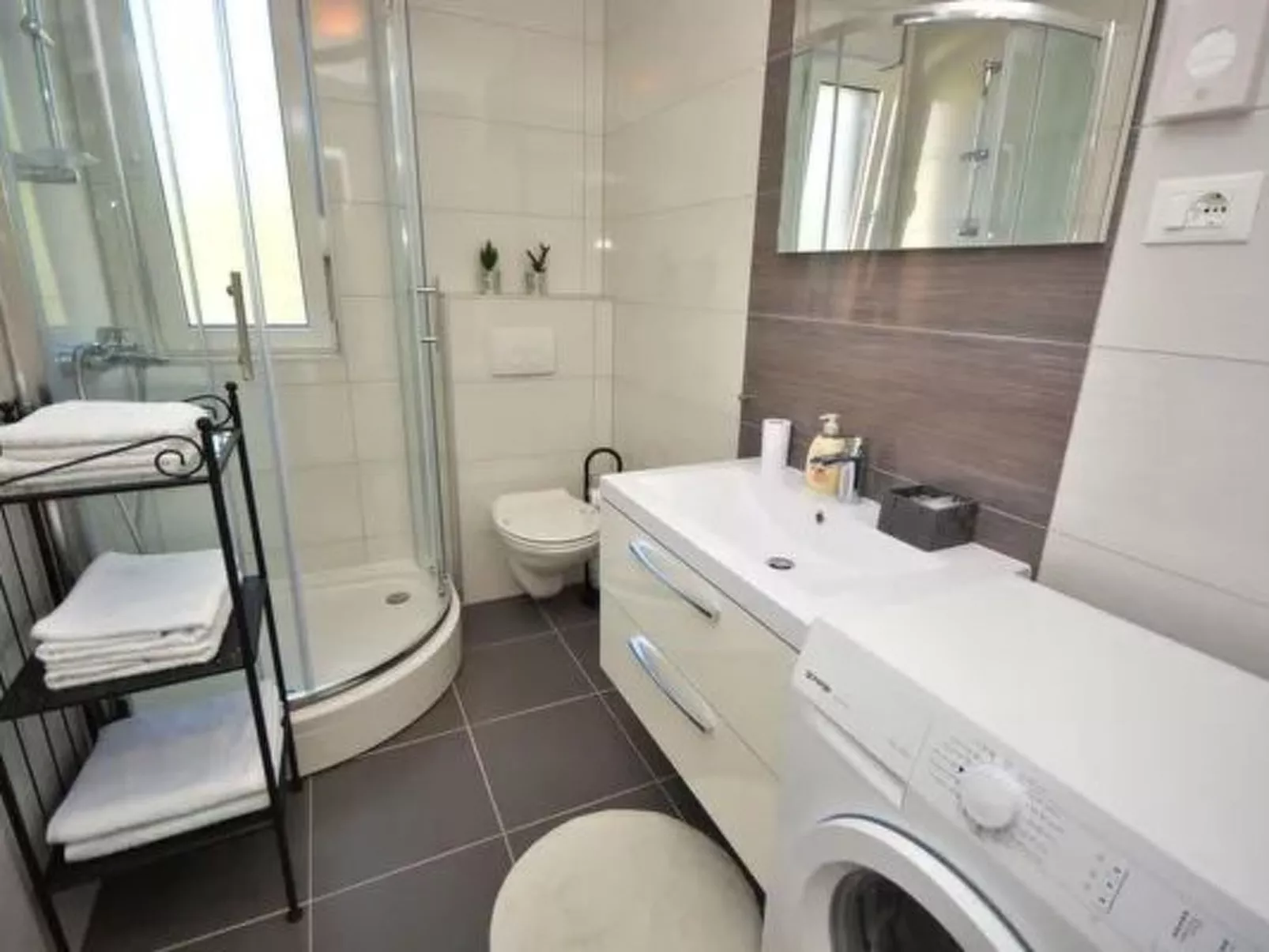 Wohnung 2 mit Schwimmbad und Garten-Binnen