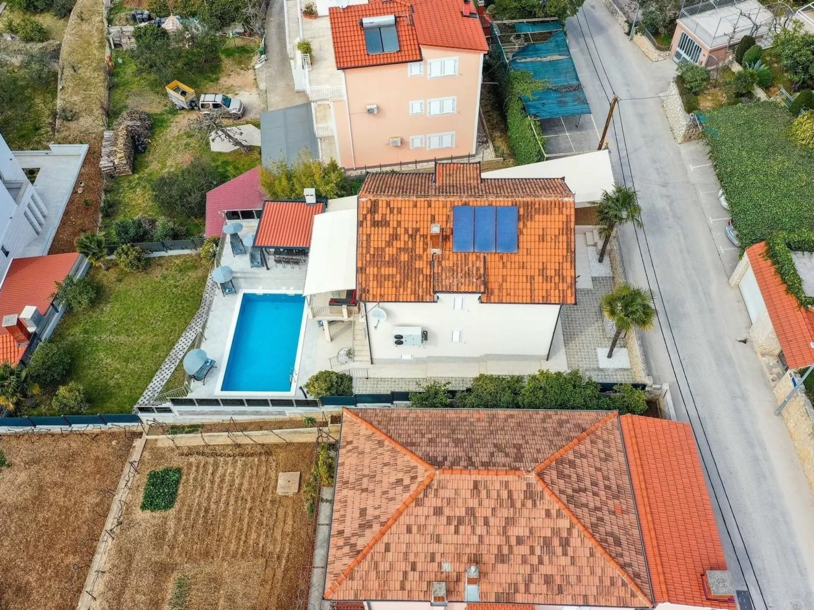 Villa Urban in Trogir mit privatem beheiztem Pool-Buiten