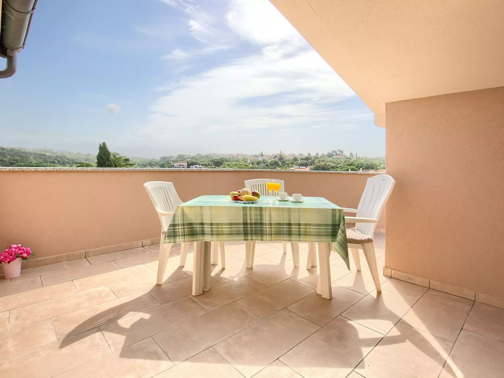 Mit Bootsanleger-Buiten