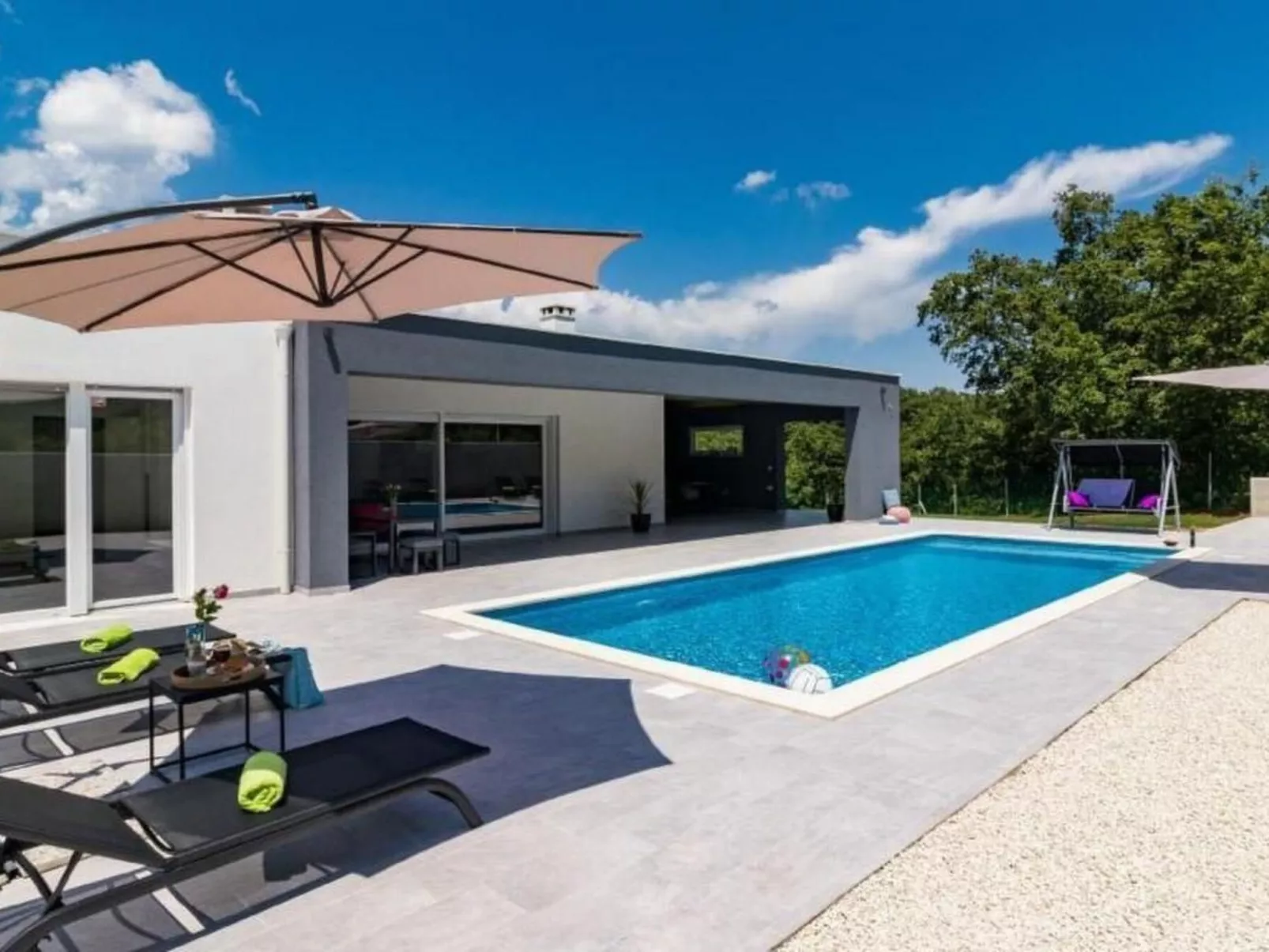 Villa Sanivaro mit beheiztem Pool und Whirlpool-Buiten