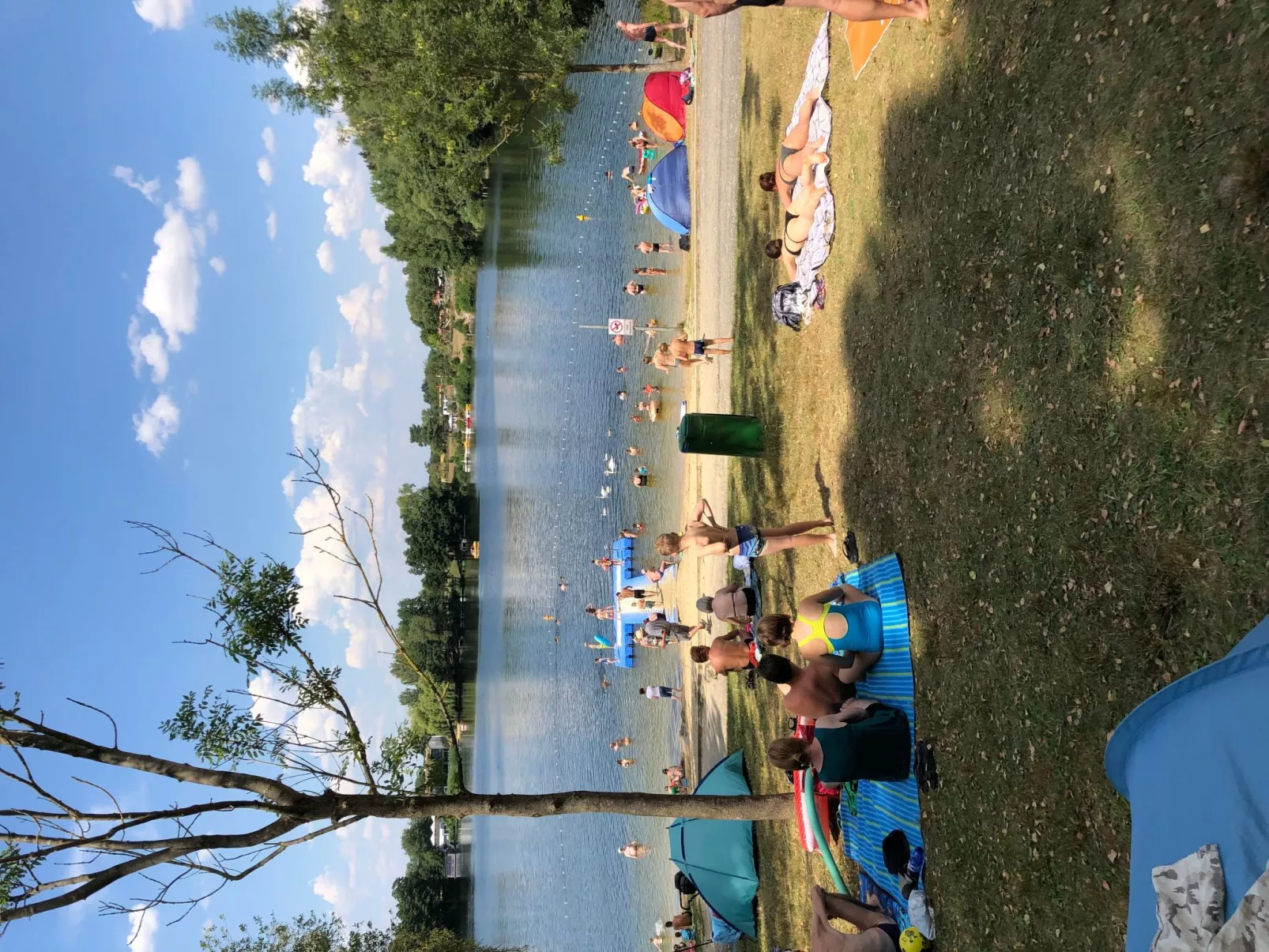 Familienfreundliches Haus mit großer Terrasse-Buiten