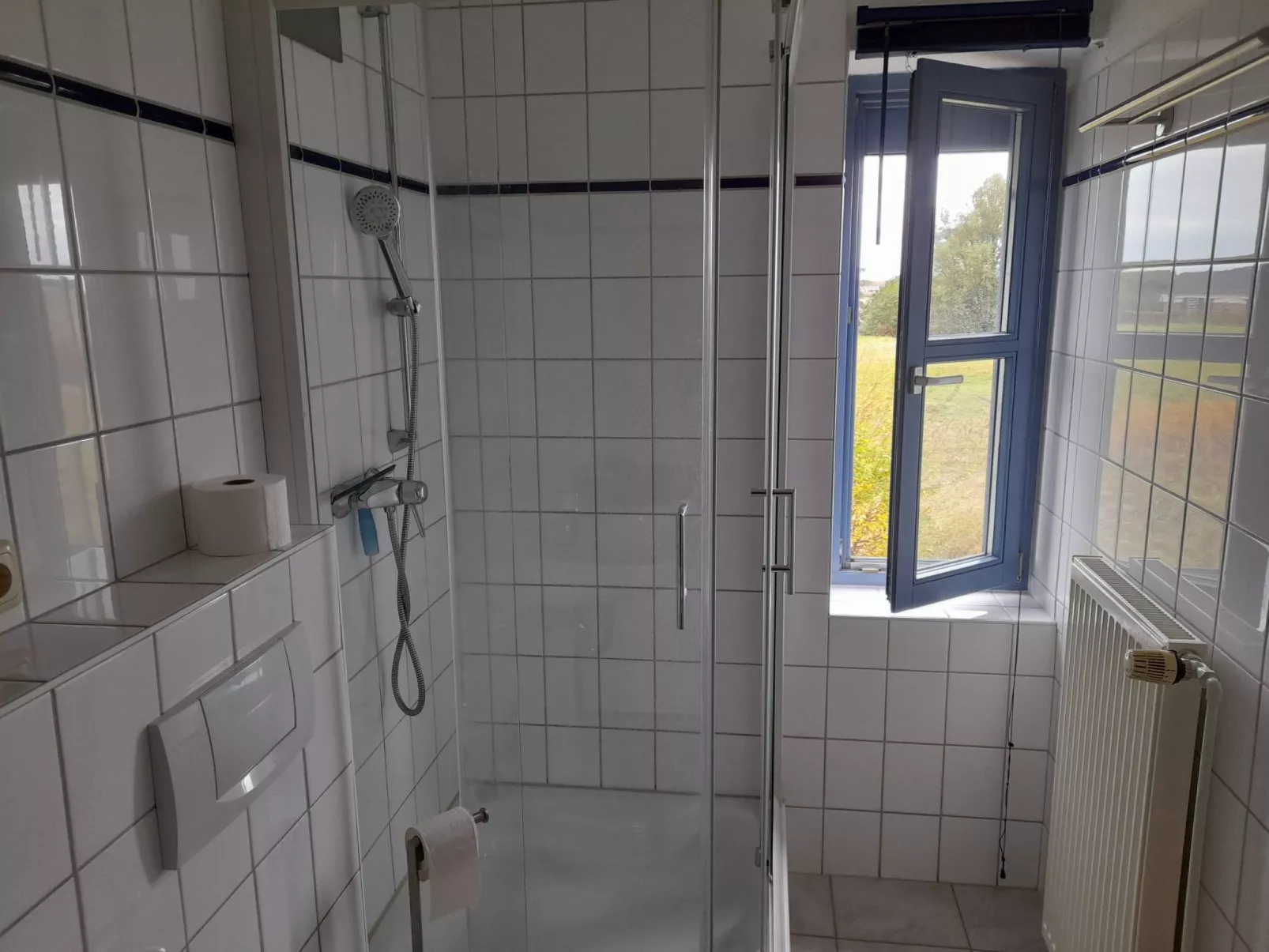 Moderne Ferienwohnung mit Balkon in Strandnähe-Binnen