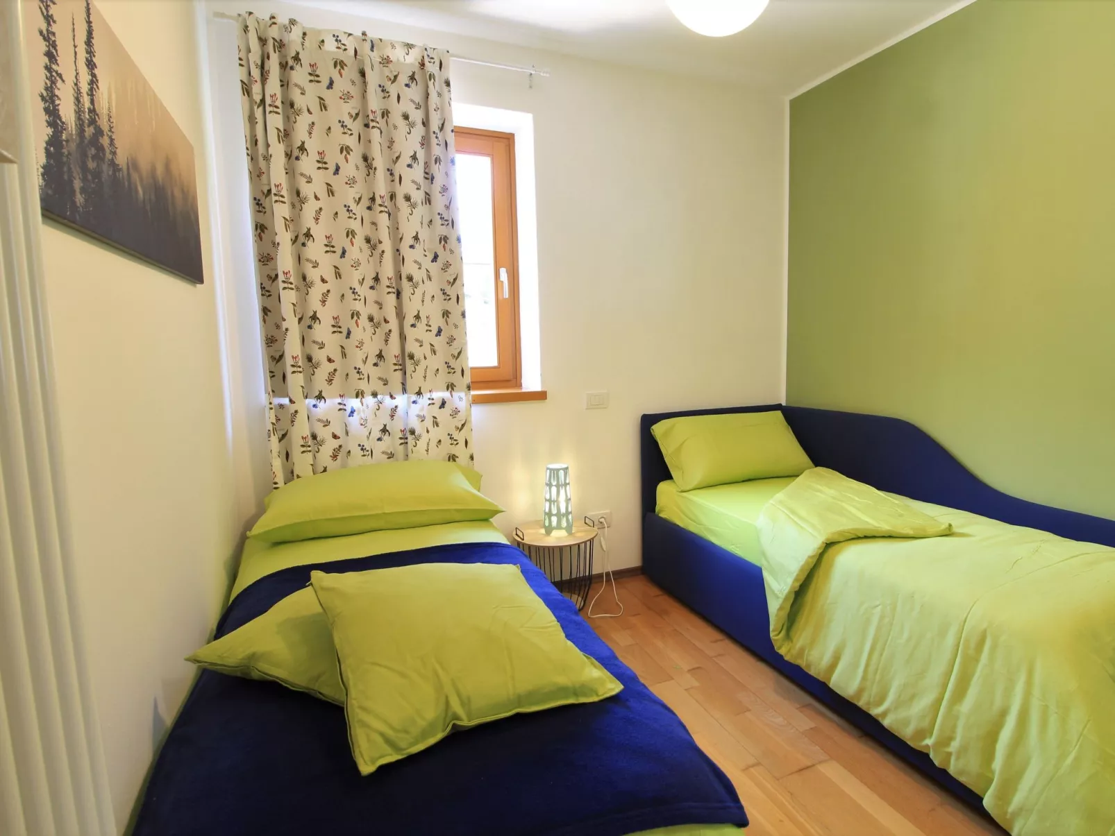 Martina top 2-Image-tags.info