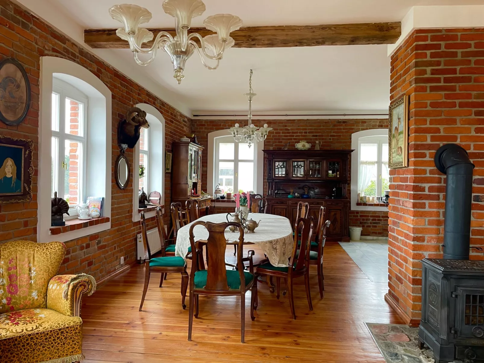 Anwesen mit Garten, Grill und Terrasse-Binnen