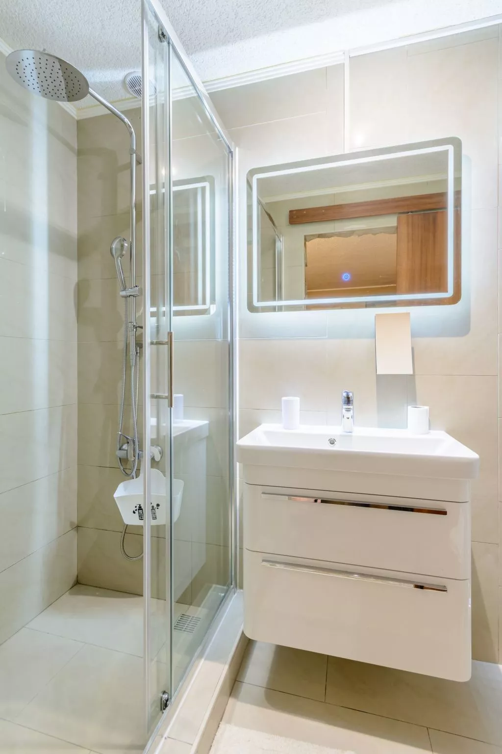 Villa mit vier Schlafzimmern und beheiztem Pool-Binnen